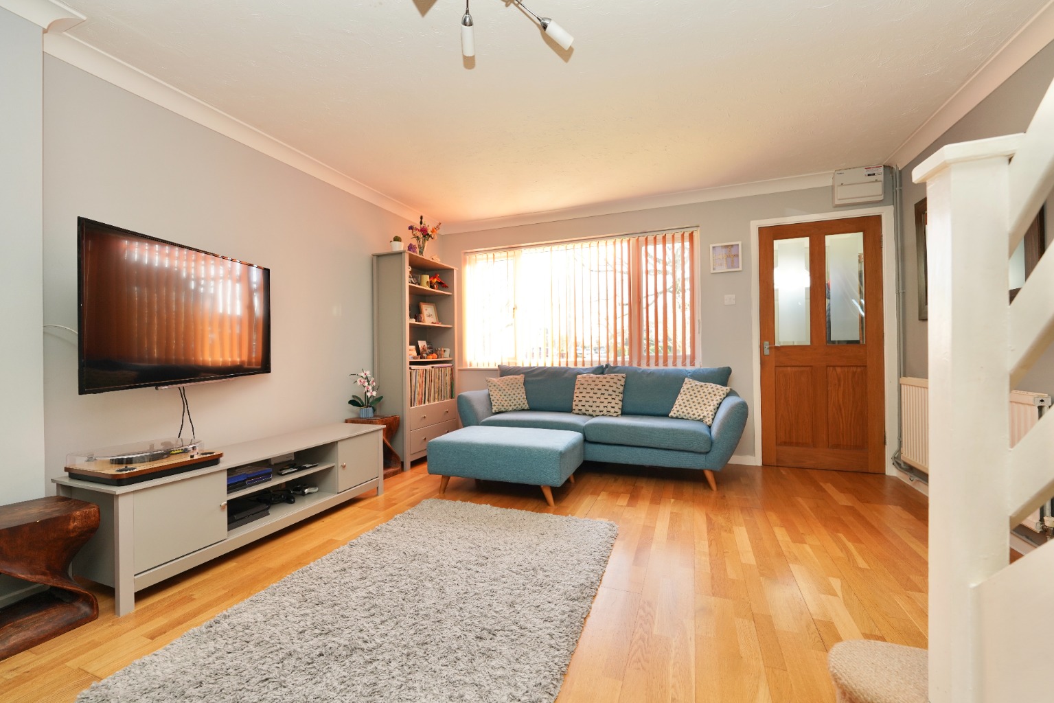 3 bed end of terrace house for sale in Elizabeth Way, Huntingdon  - Property Image 2