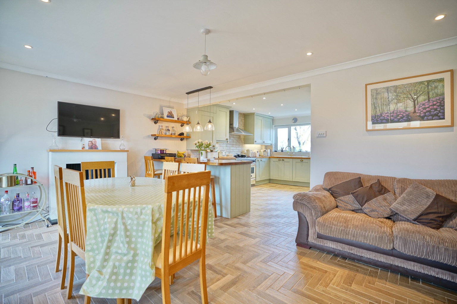 3 bed end of terrace house for sale in Dunholt Way, Huntingdon 1