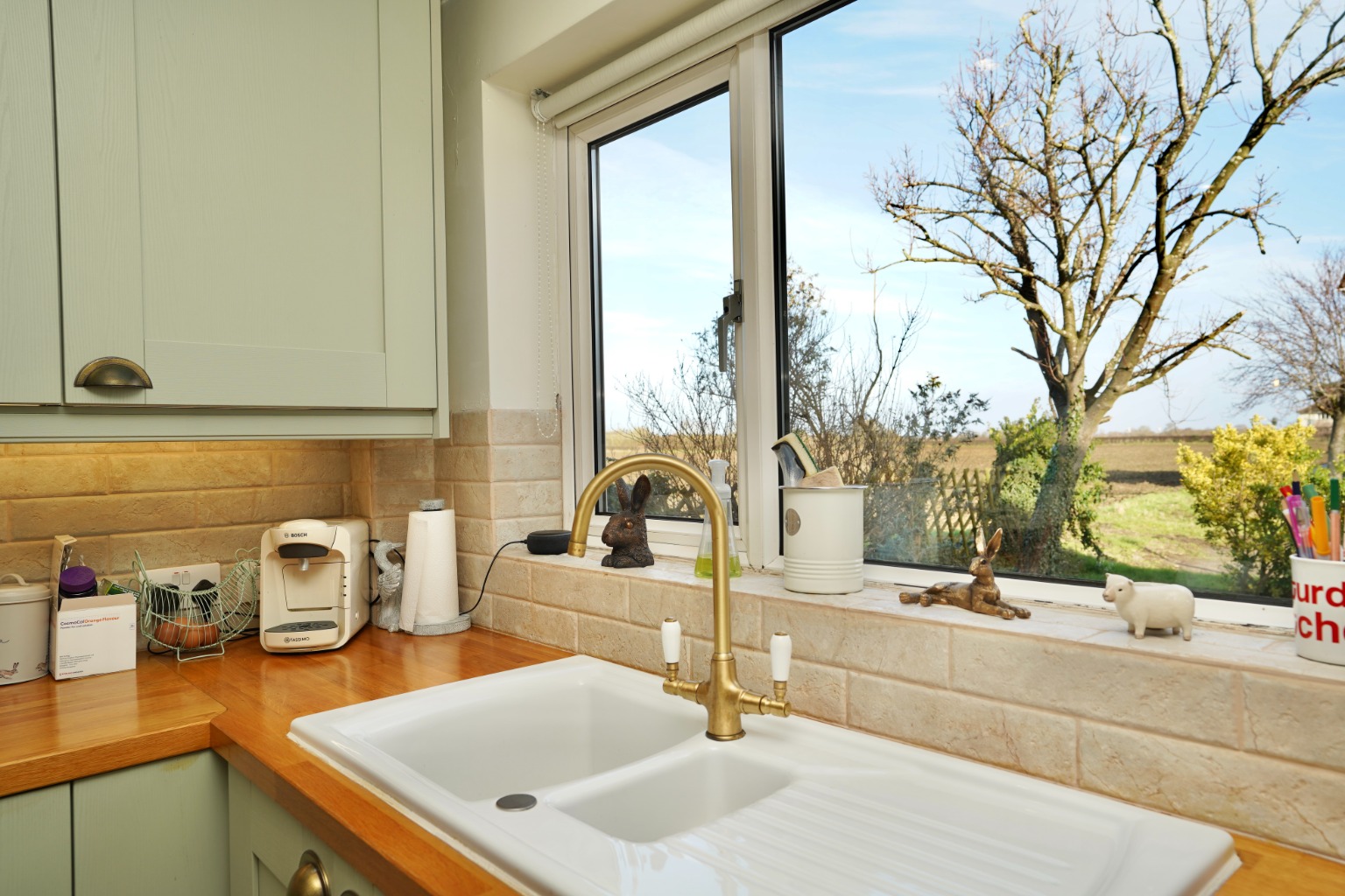 3 bed end of terrace house for sale in Dunholt Way, Huntingdon 8