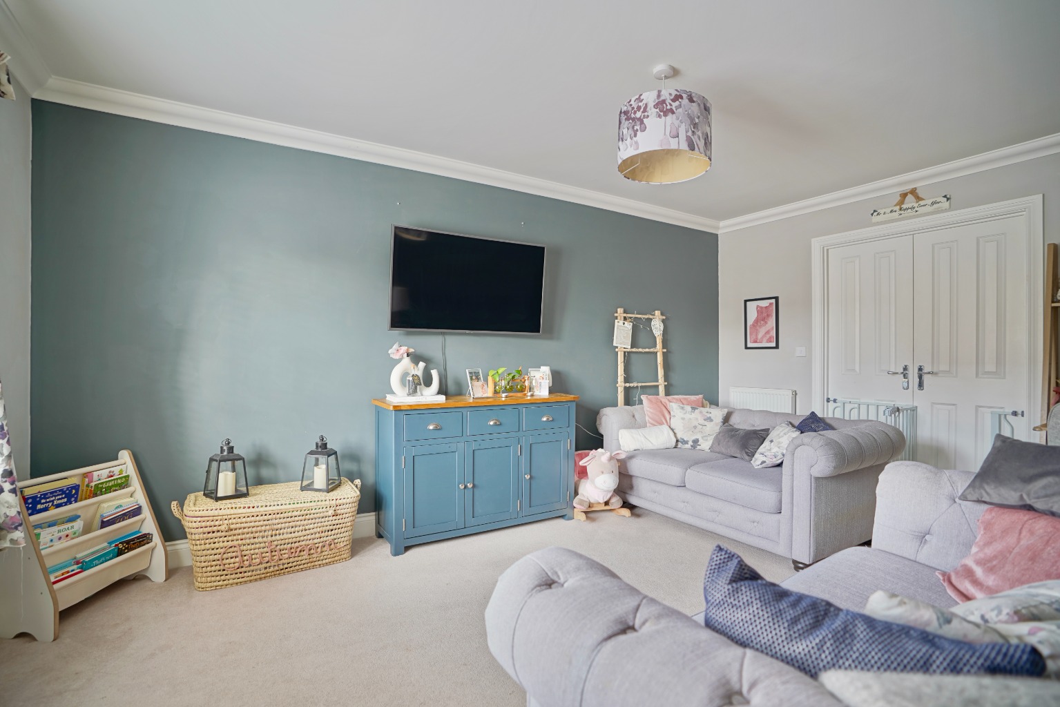 3 bed end of terrace house for sale in Mallory Place, Huntingdon  - Property Image 3