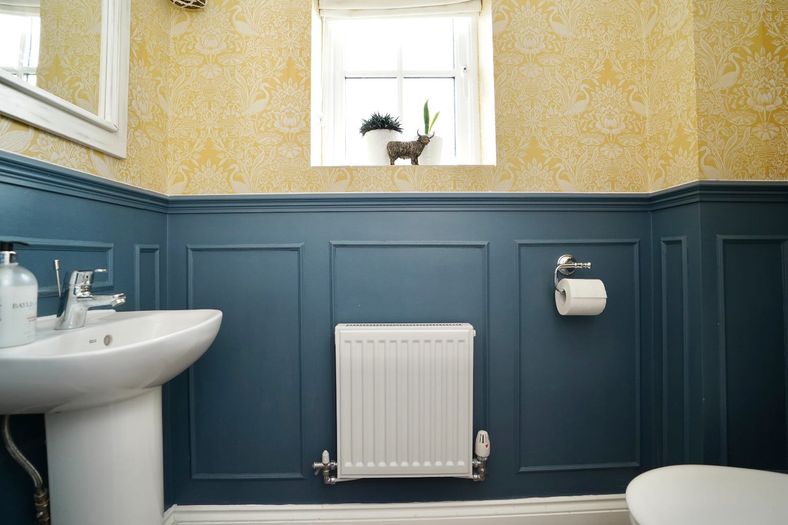 3 bed end of terrace house for sale in Mallory Place, Huntingdon 10