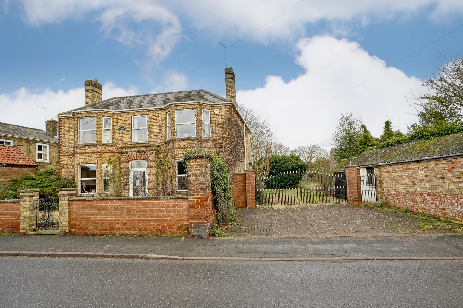 5 bed detached house for sale in High Street, Huntingdon  - Property Image 18