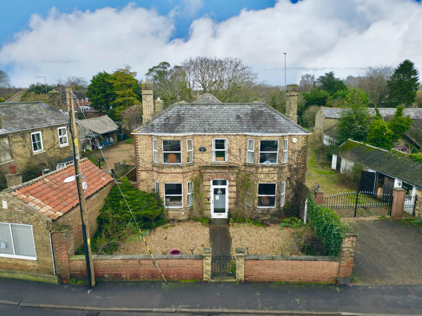 5 bed detached house for sale in High Street, Huntingdon, PE28