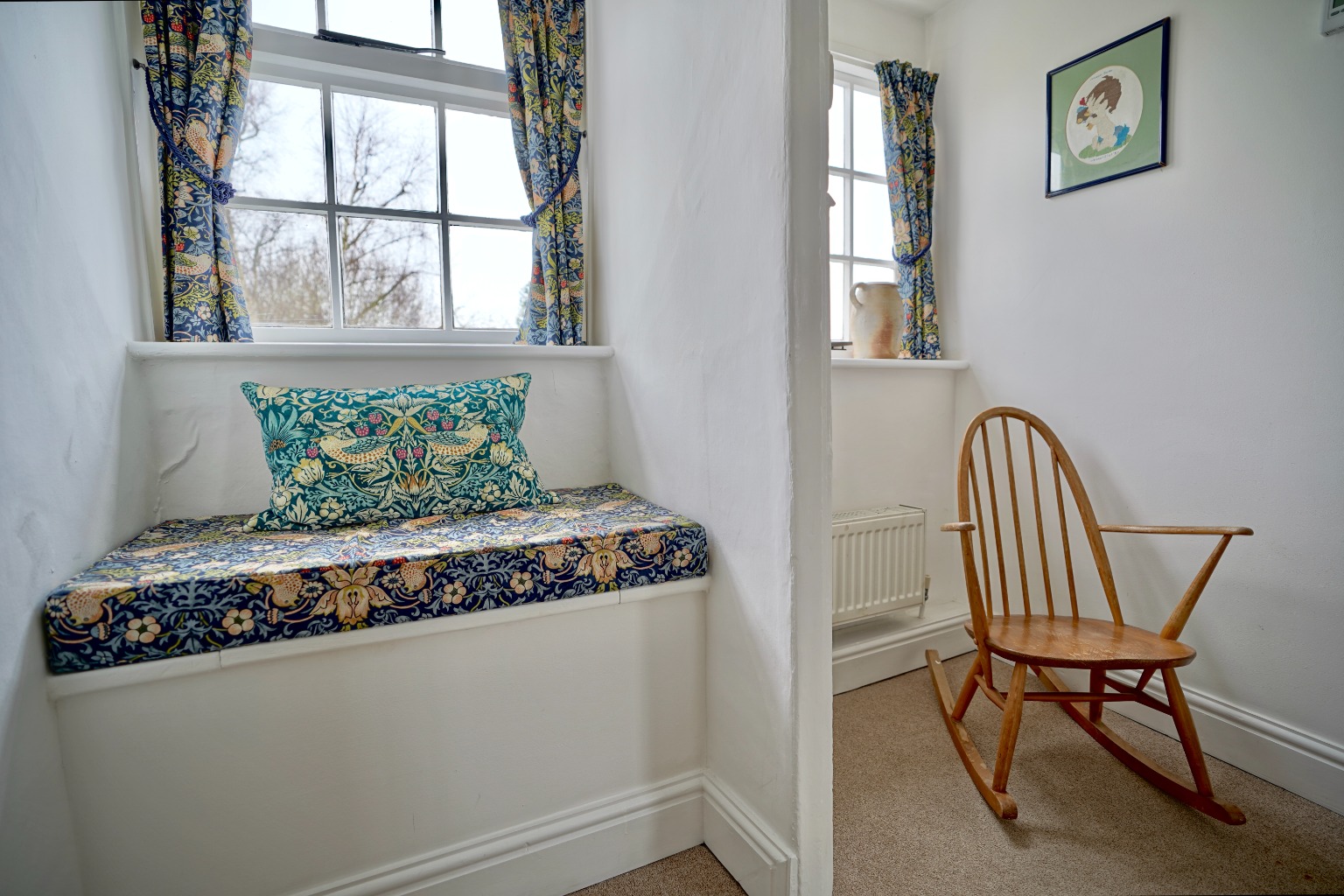 4 bed detached house for sale in Talls Lane, Huntingdon 8