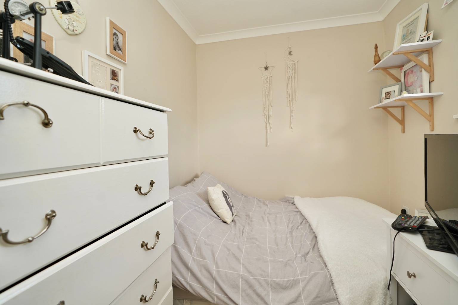 3 bed semi-detached house for sale in Churchill Avenue, Huntingdon  - Property Image 10