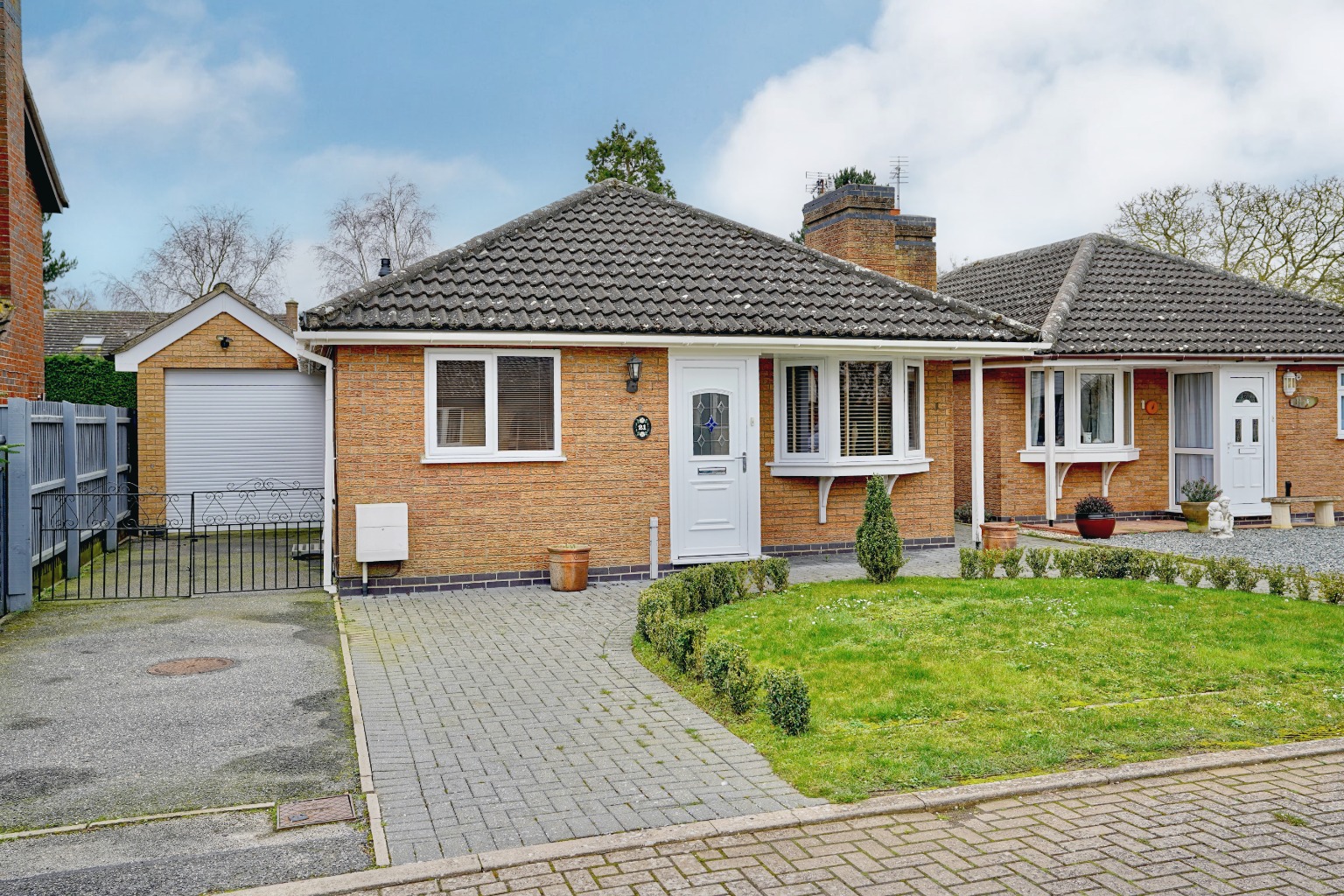 2 bed detached bungalow for sale in Wilthorne, Huntingdon - Property Image 1