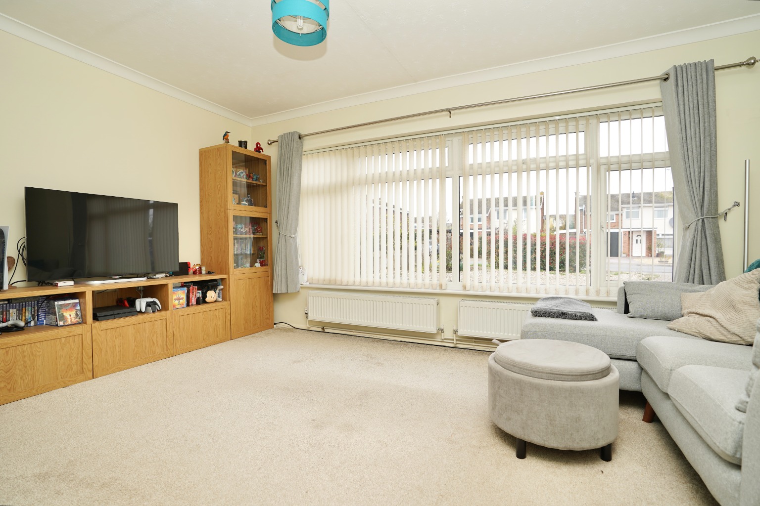 3 bed detached house for sale in Wheatfields, St. Ives  - Property Image 6