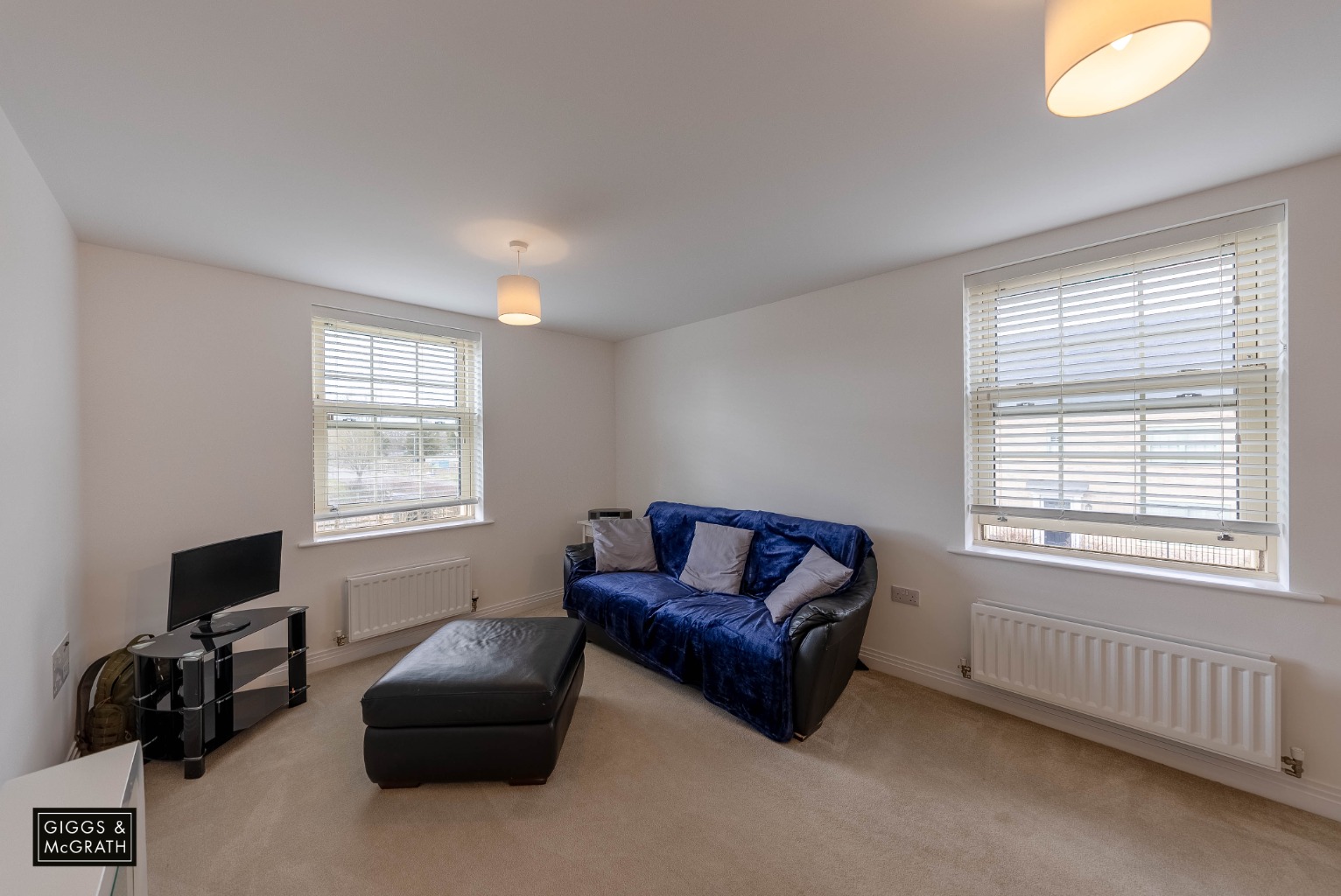 2 bed flat for sale in Central Avenue, Huntingdon 7