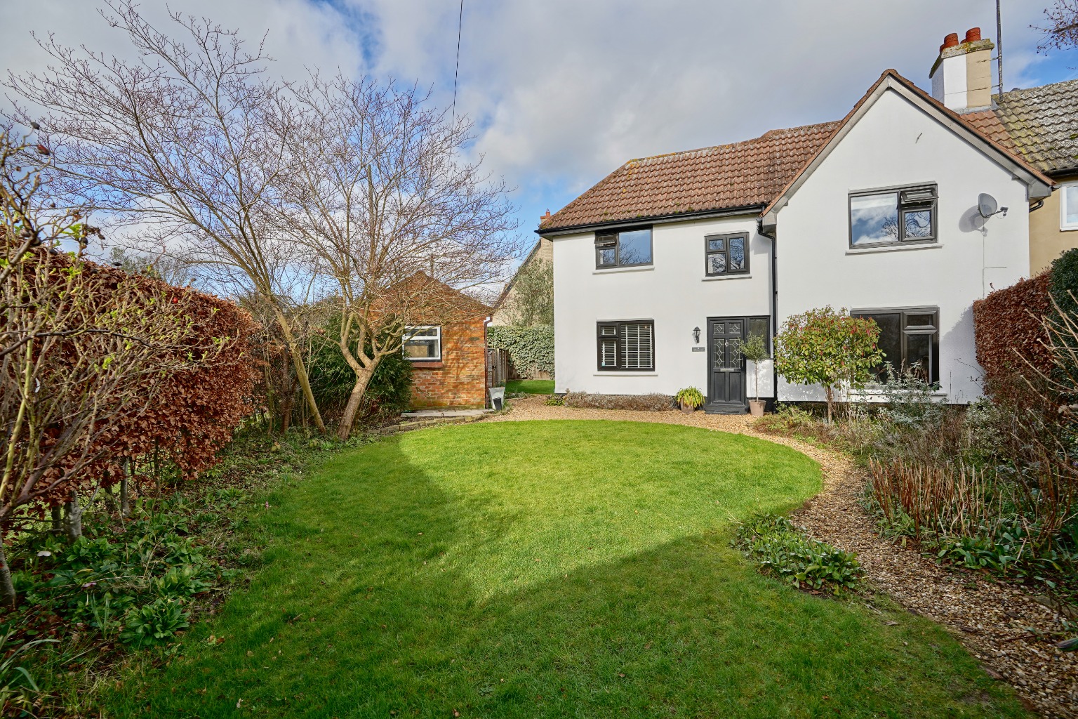 3 bed semi-detached house for sale in Chapmans, Huntingdon - Property Image 1