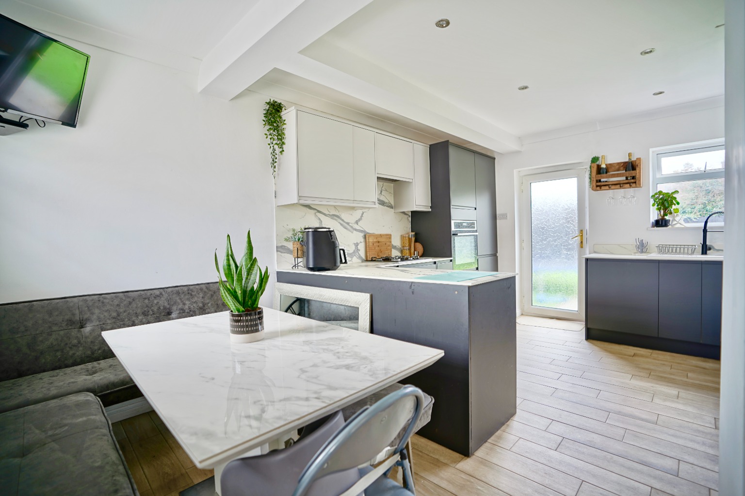 3 bed terraced house for sale in Coxons Close, Huntingdon  - Property Image 5