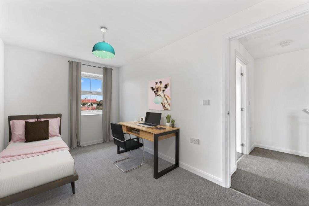 3 bed terraced house for sale in Frost Way, Huntingdon  - Property Image 5