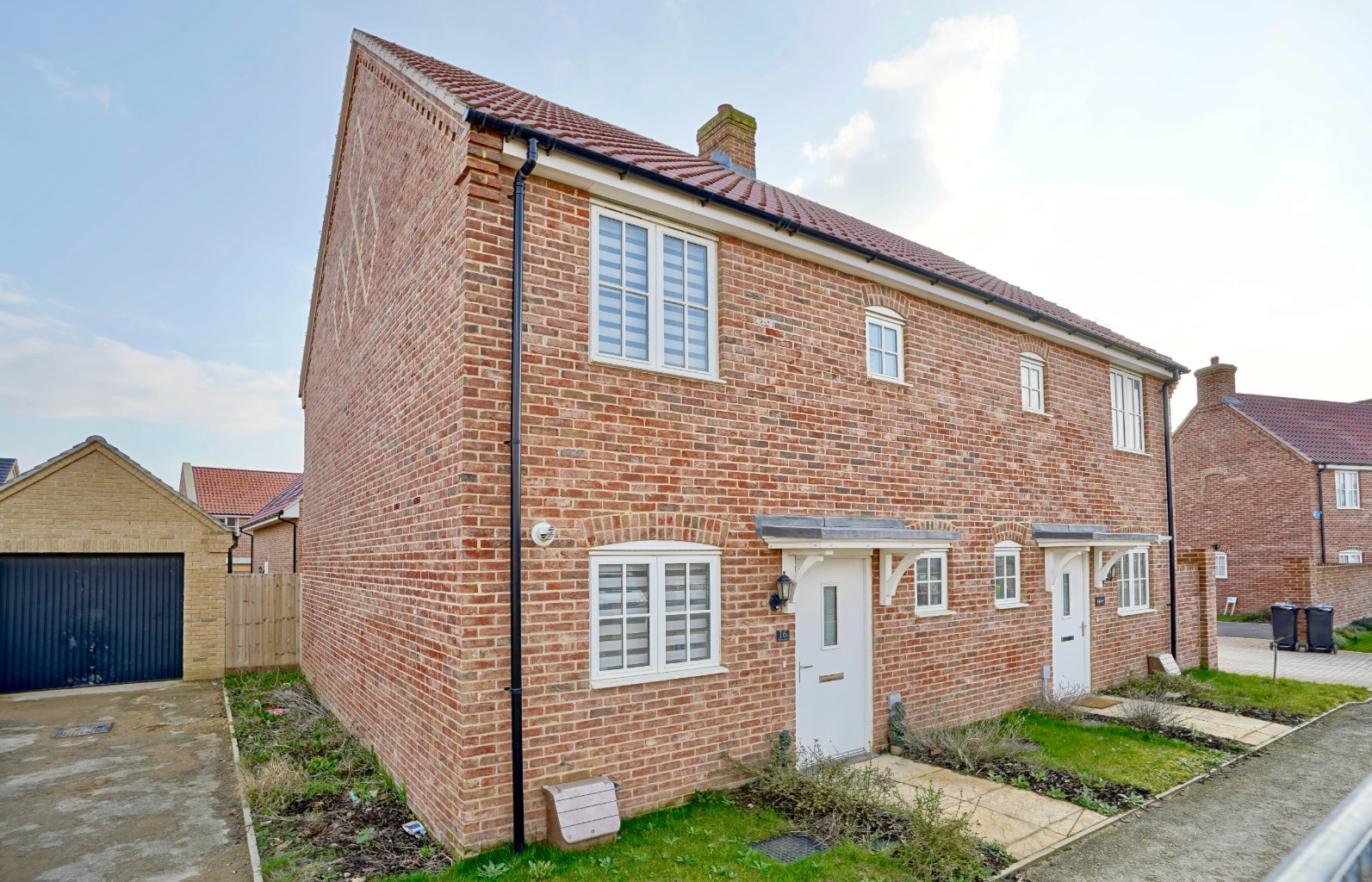 2 bed semi-detached house for sale in Harding Way, Huntingdon  - Property Image 1