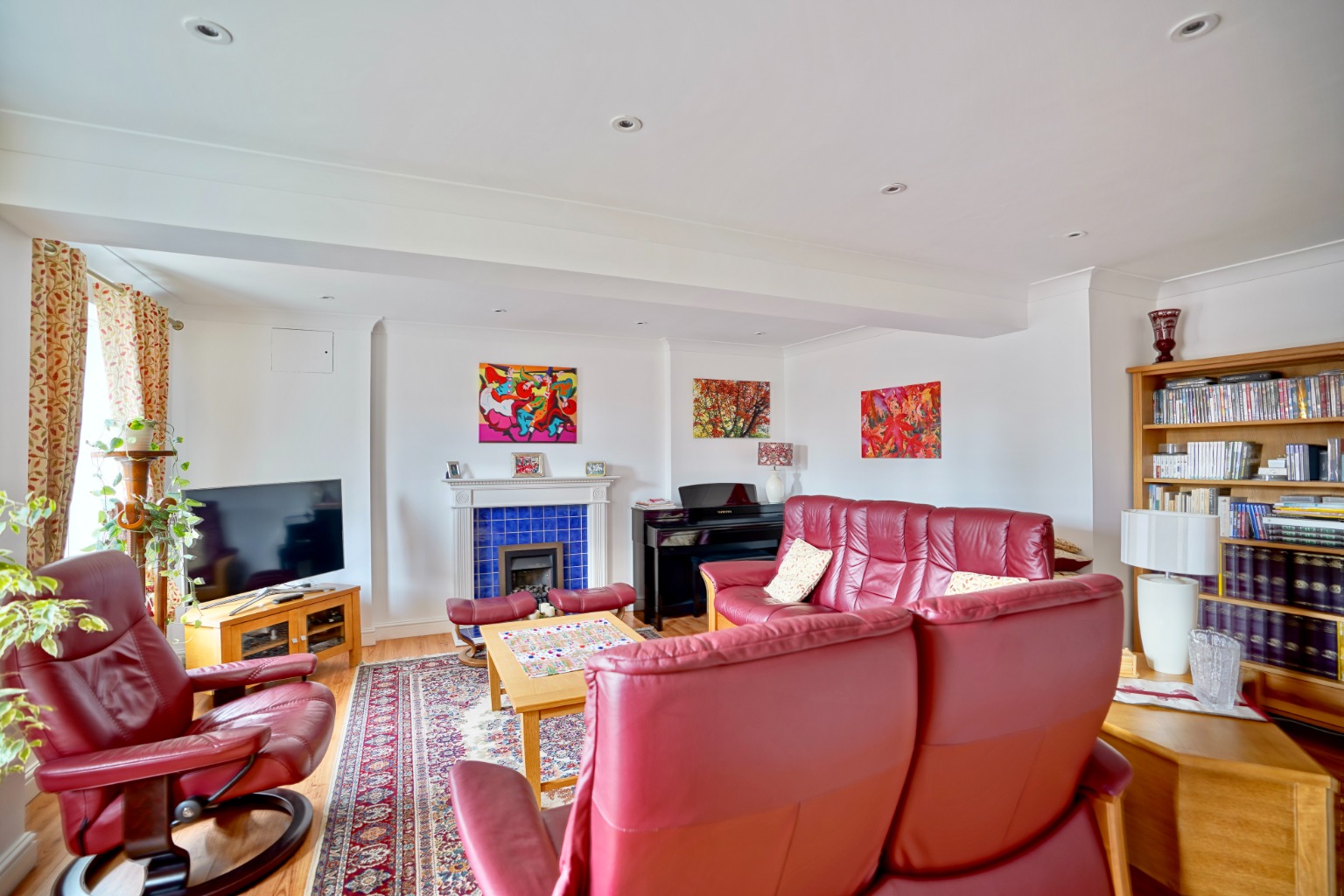 4 bed detached house for sale in Coniston Close, Huntingdon  - Property Image 2