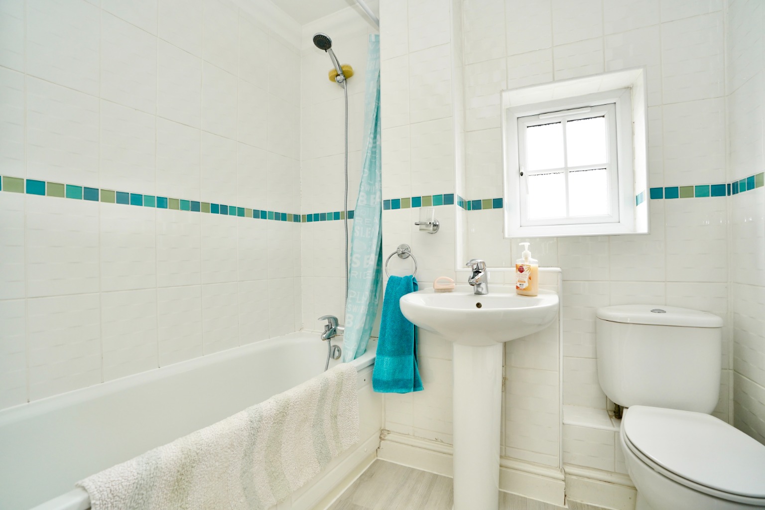 4 bed terraced house for sale in South Park Drive, Cambridgeshire 7