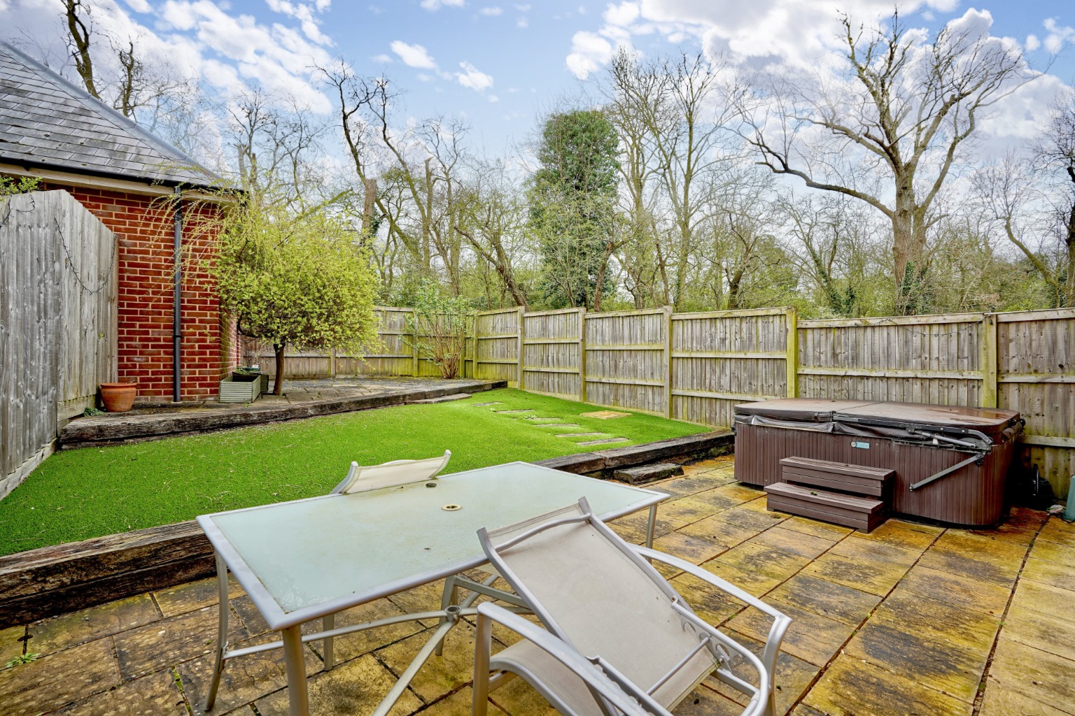 4 bed terraced house for sale in South Park Drive, Cambridgeshire 3