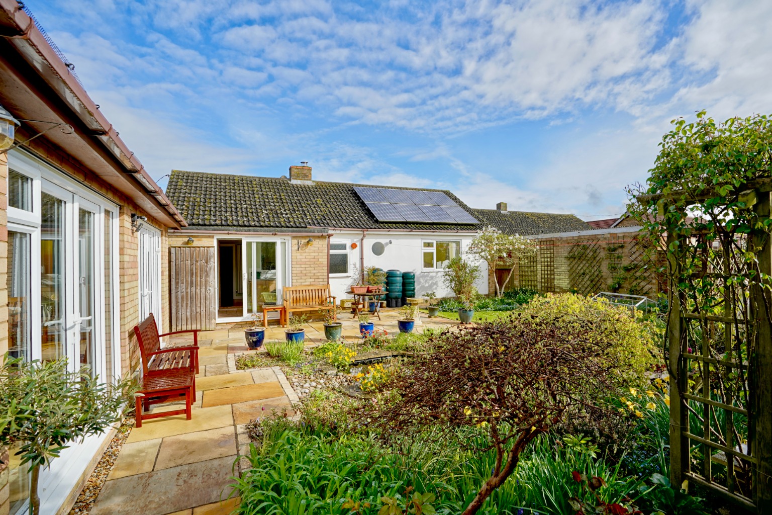 3 bed detached bungalow for sale in Parkhall Road, Huntingdon 16