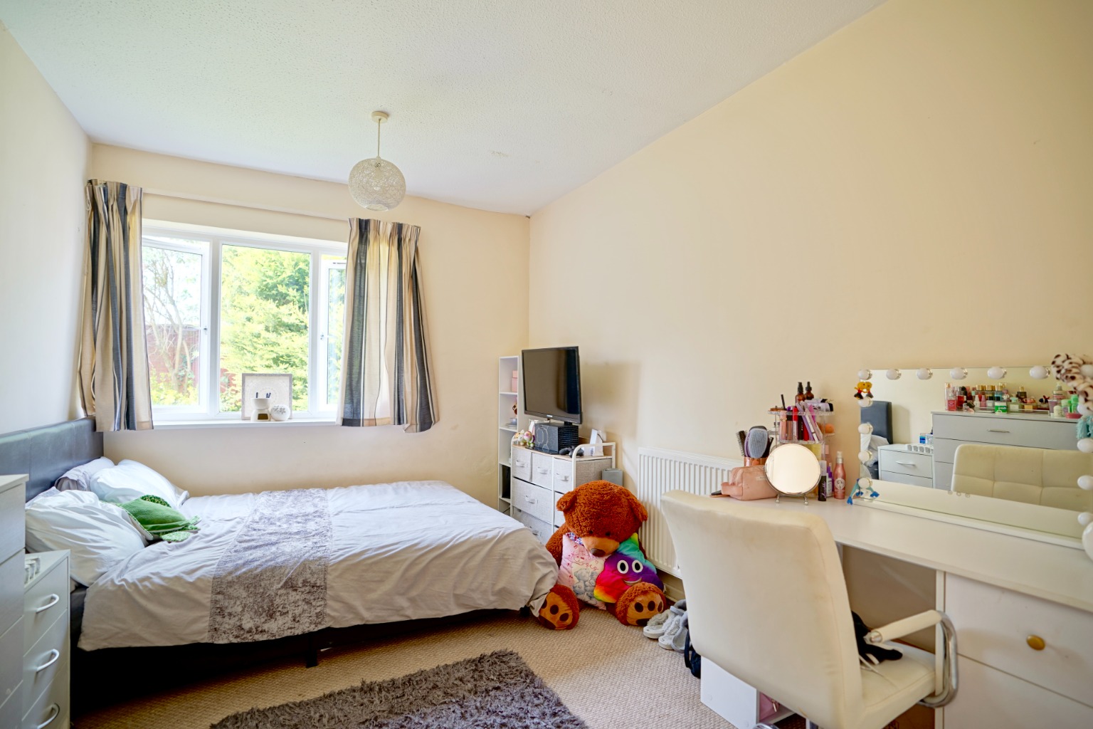 3 bed bungalow for sale in Tythe Piece, Huntingdon  - Property Image 6