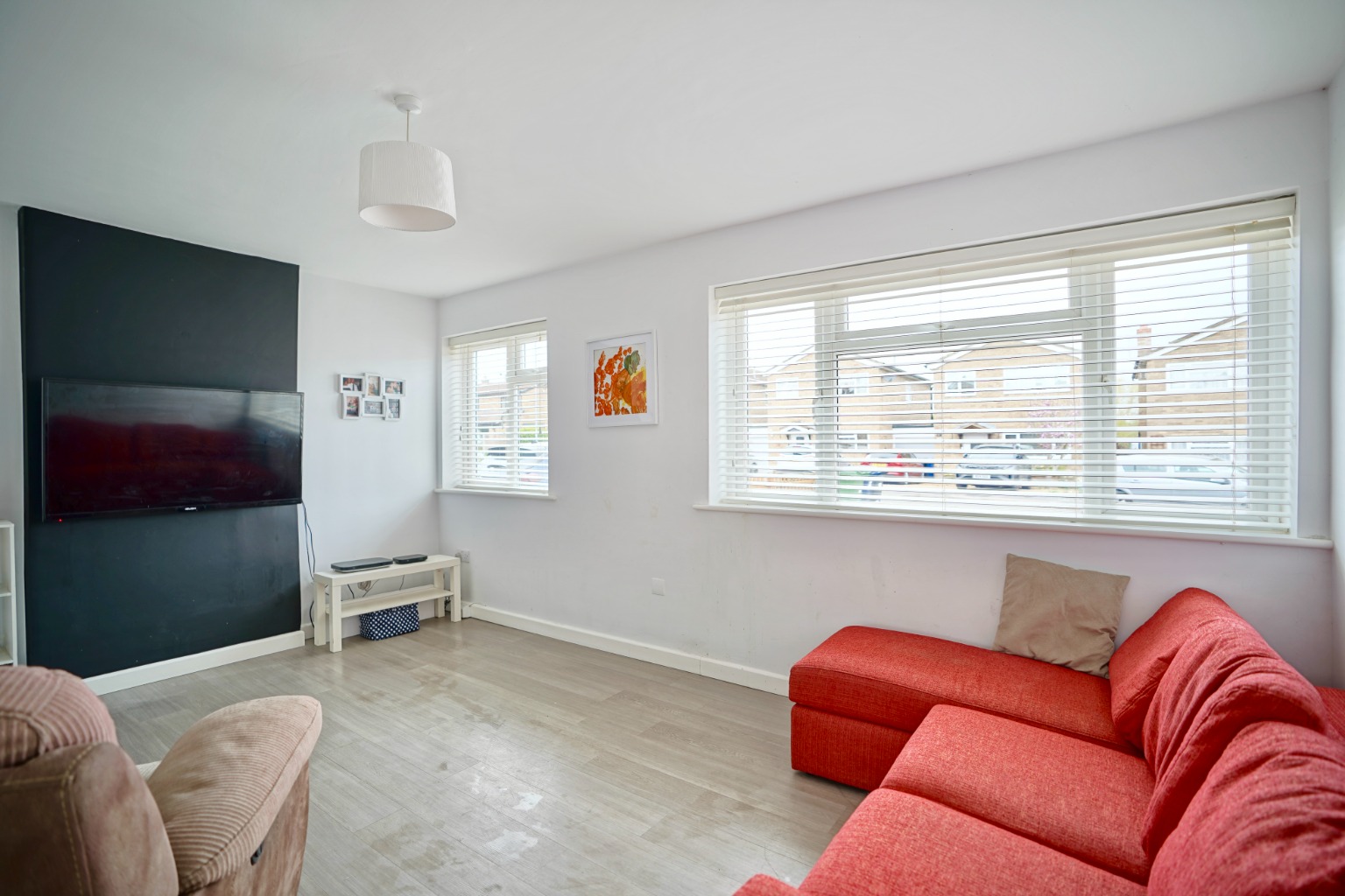 3 bed detached house for sale in Wheatley Crescent, Huntingdon  - Property Image 5