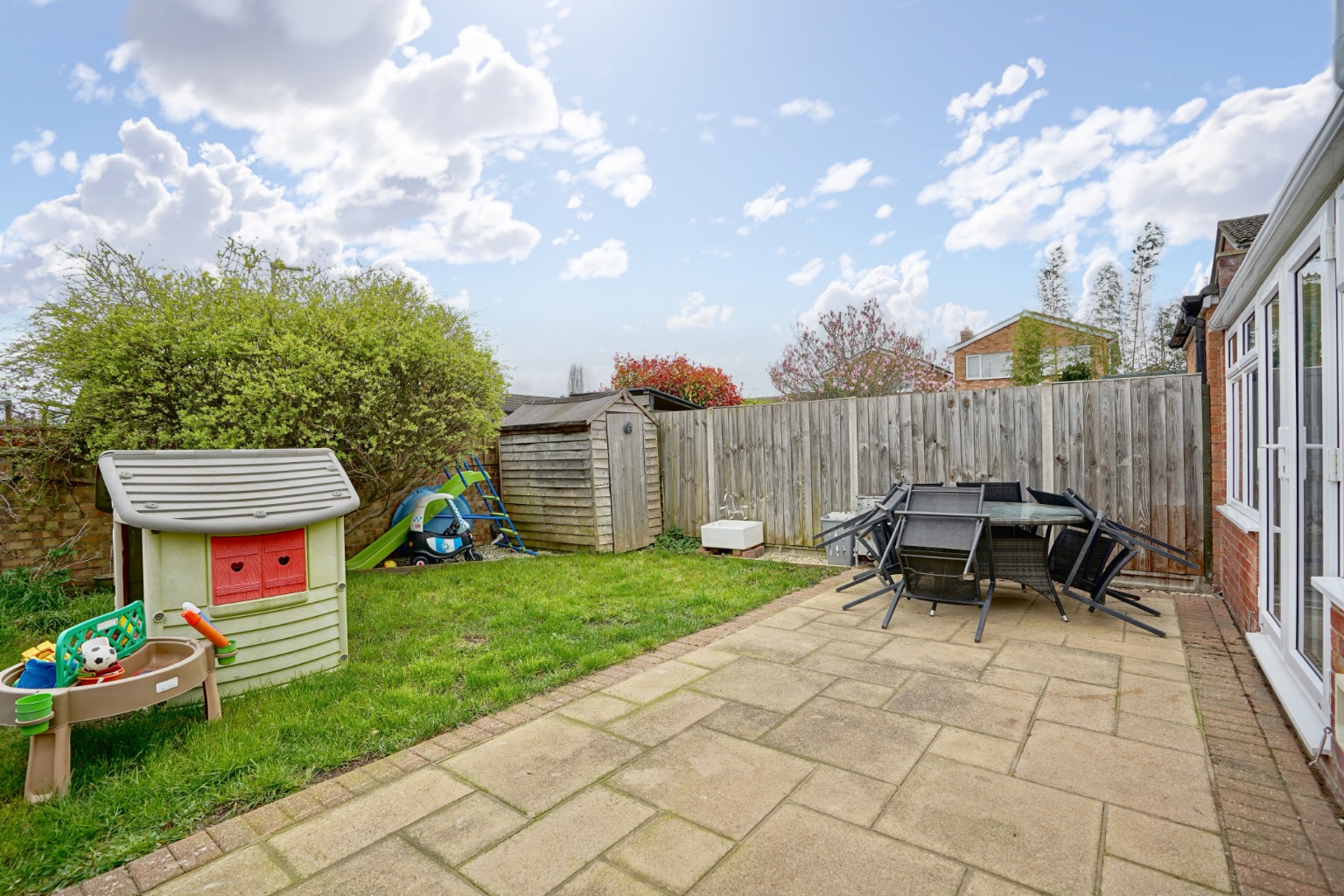 3 bed detached house for sale in Wheatley Crescent, Huntingdon  - Property Image 4