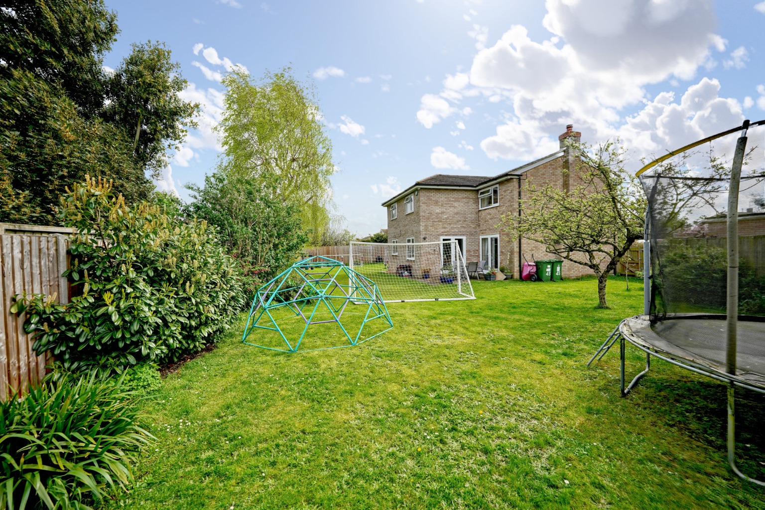 4 bed detached house for sale in Greenfields, Huntingdon  - Property Image 5