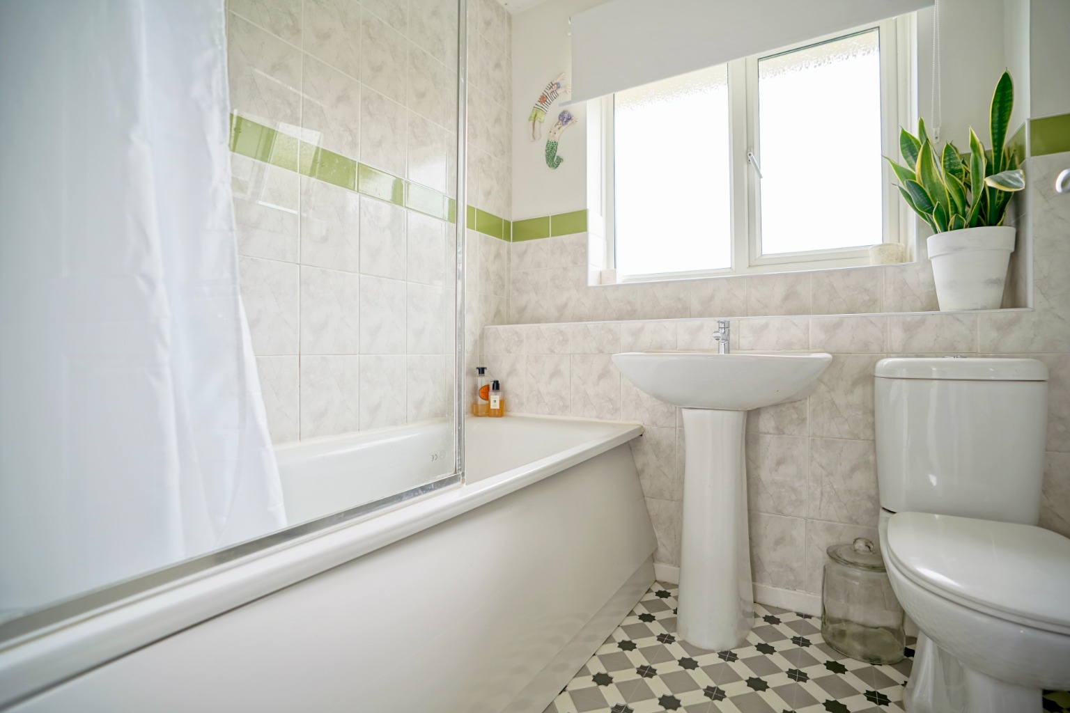 4 bed detached house for sale in Lake Way, Huntingdon 7