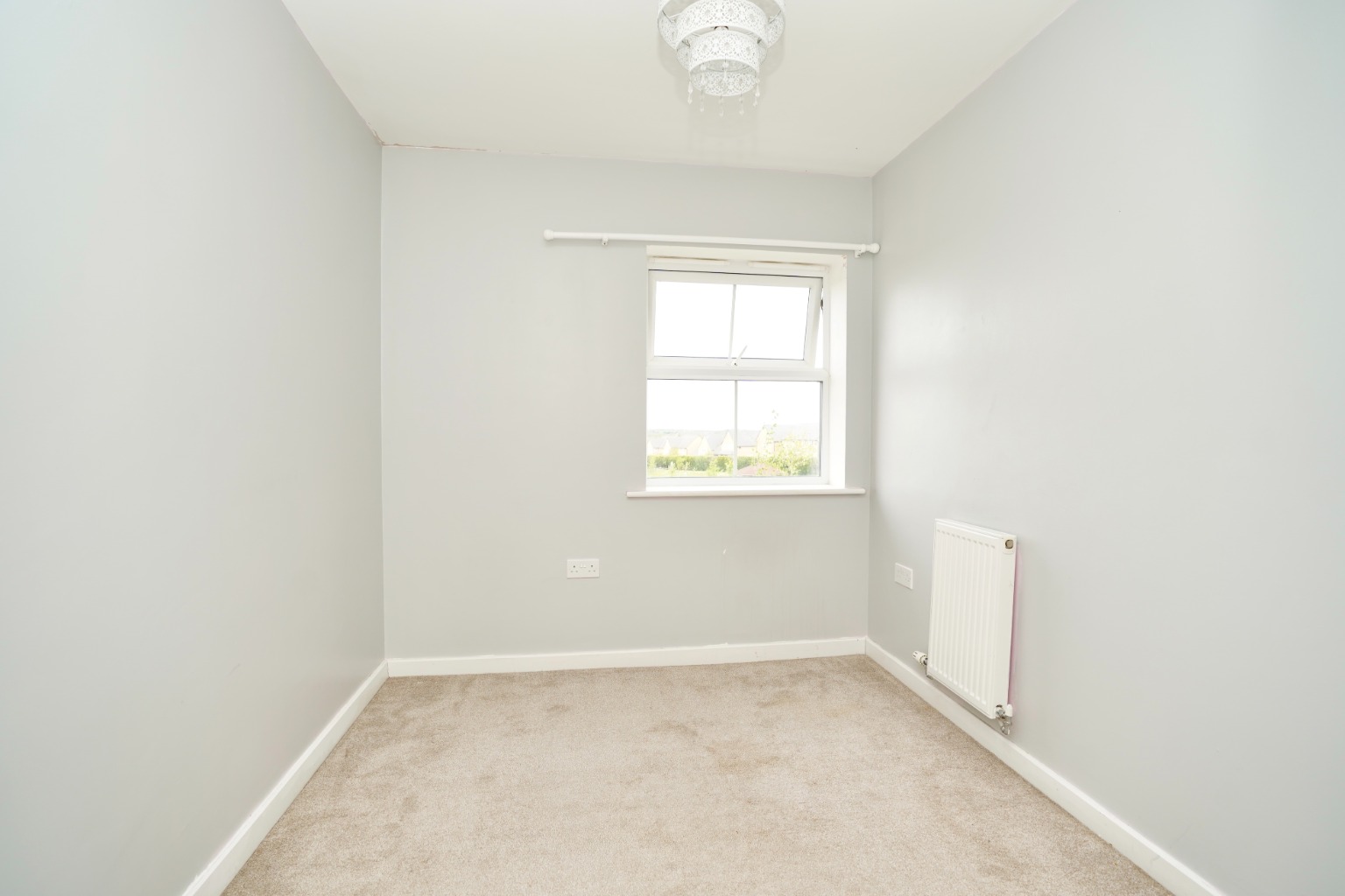 3 bed semi-detached house for sale in Gumcester Way, Huntingdon  - Property Image 9