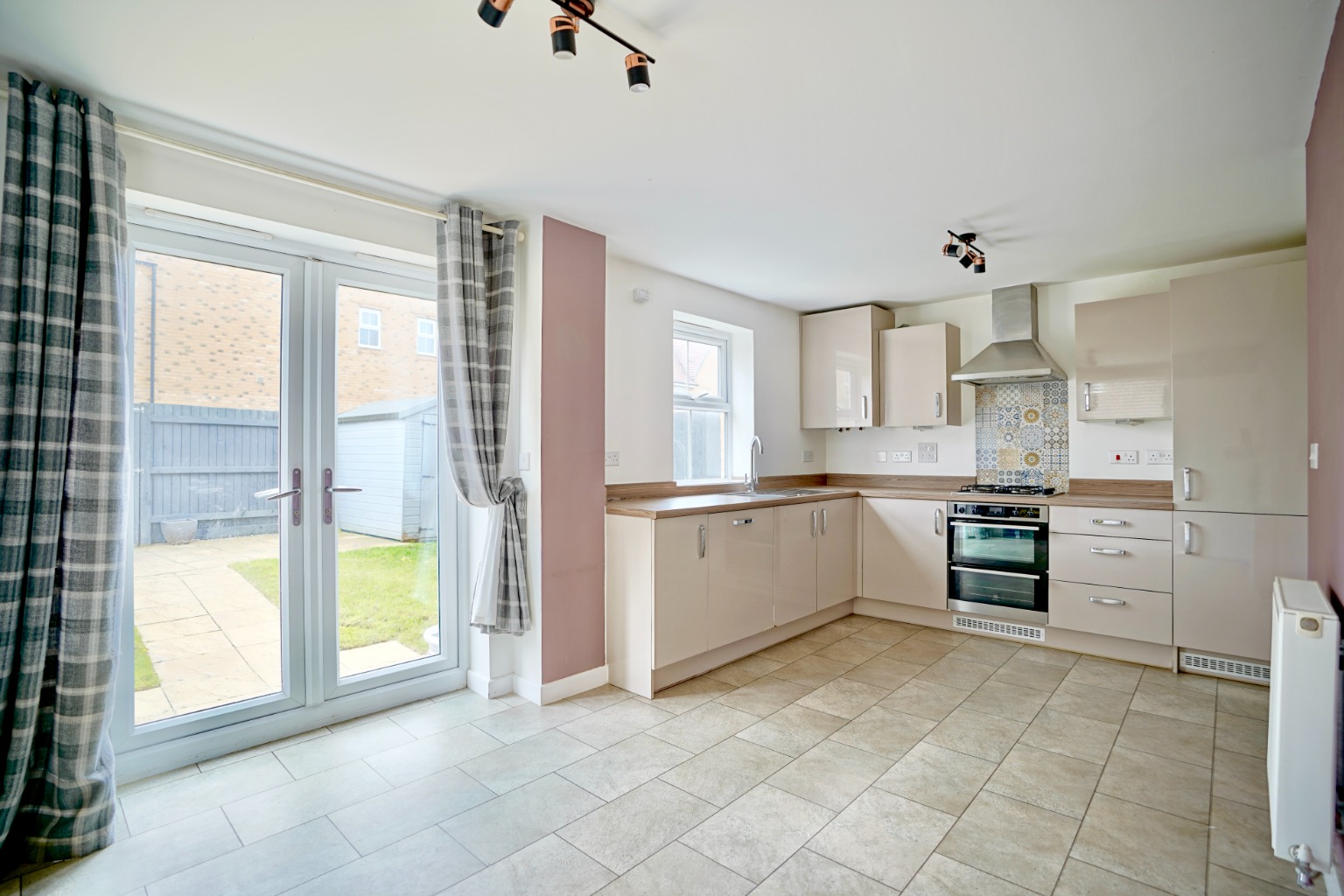 3 bed semi-detached house for sale in Gumcester Way, Huntingdon  - Property Image 2