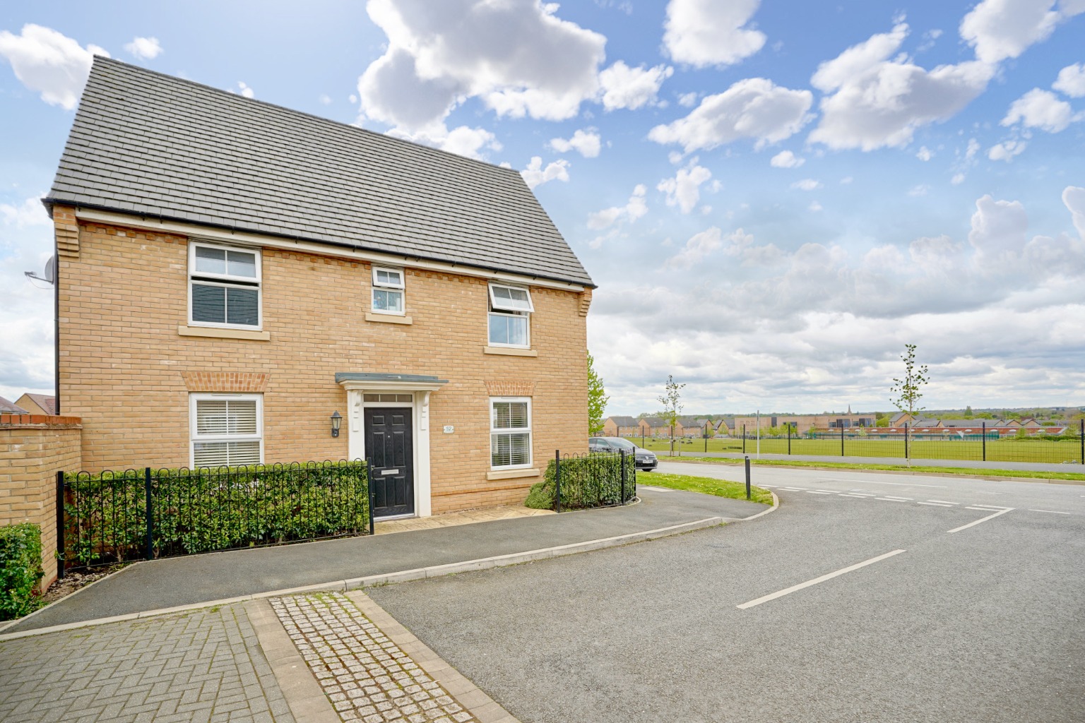 3 bed semi-detached house for sale in Gumcester Way, Huntingdon 12