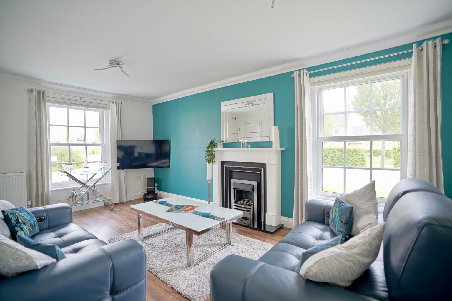 4 bed link detached house for sale in Pople Drive, Huntingdon  - Property Image 2