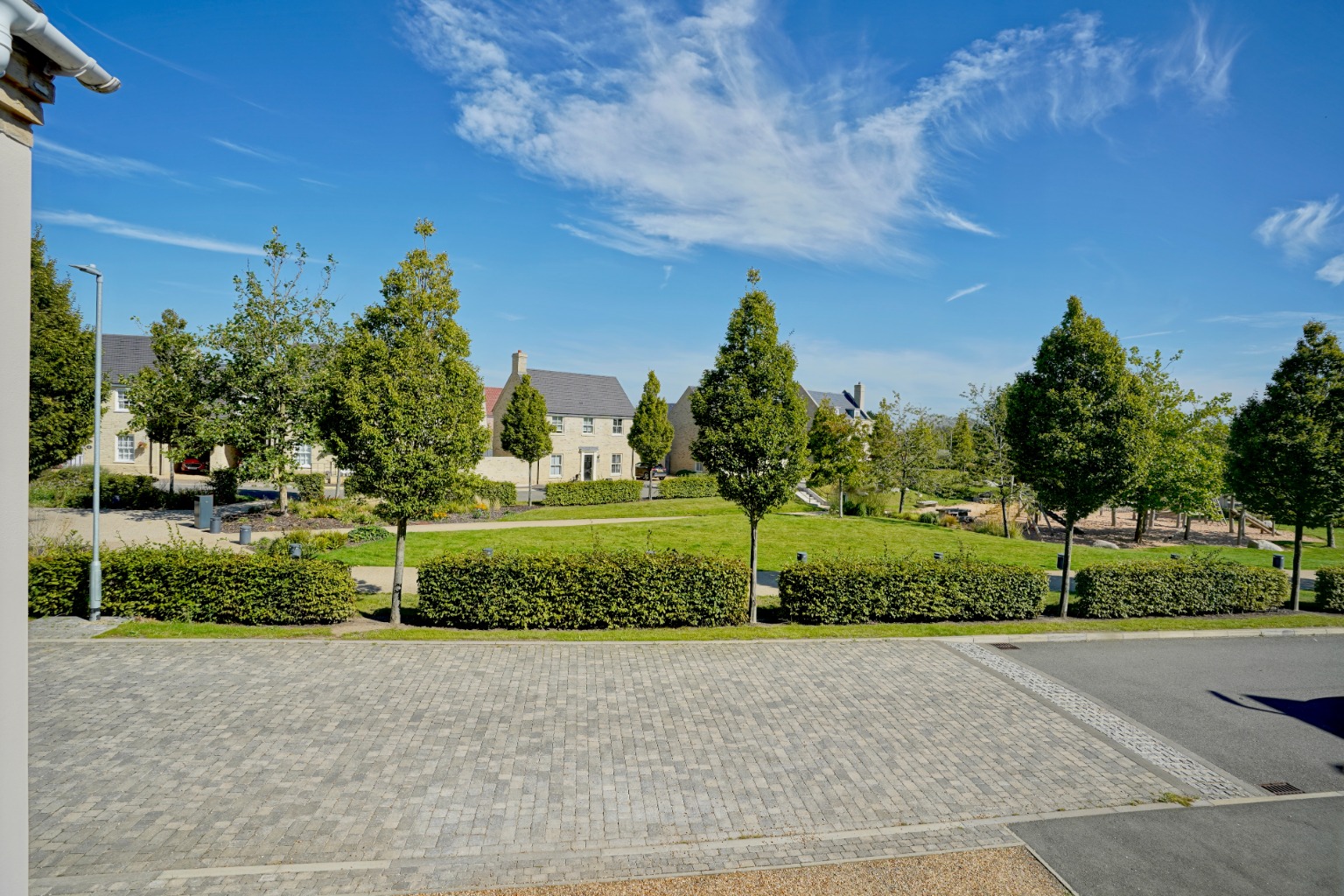 4 bed link detached house for sale in Pople Drive, Huntingdon  - Property Image 4
