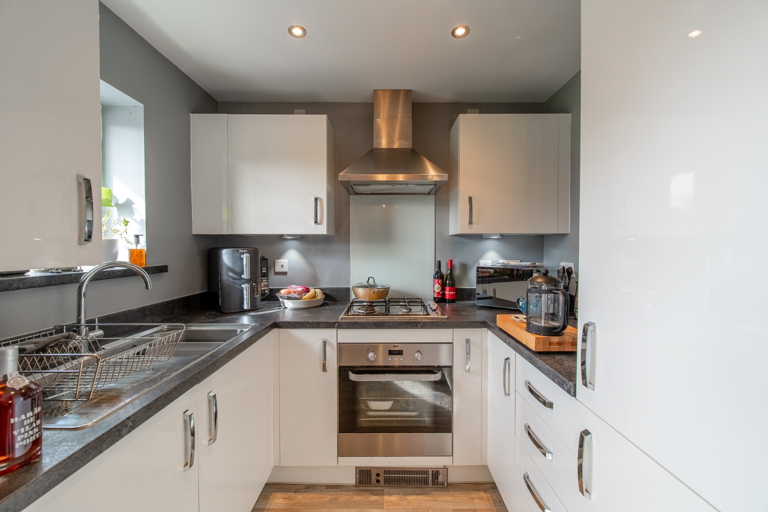 1 bed flat for sale in Knights Way  - Property Image 3