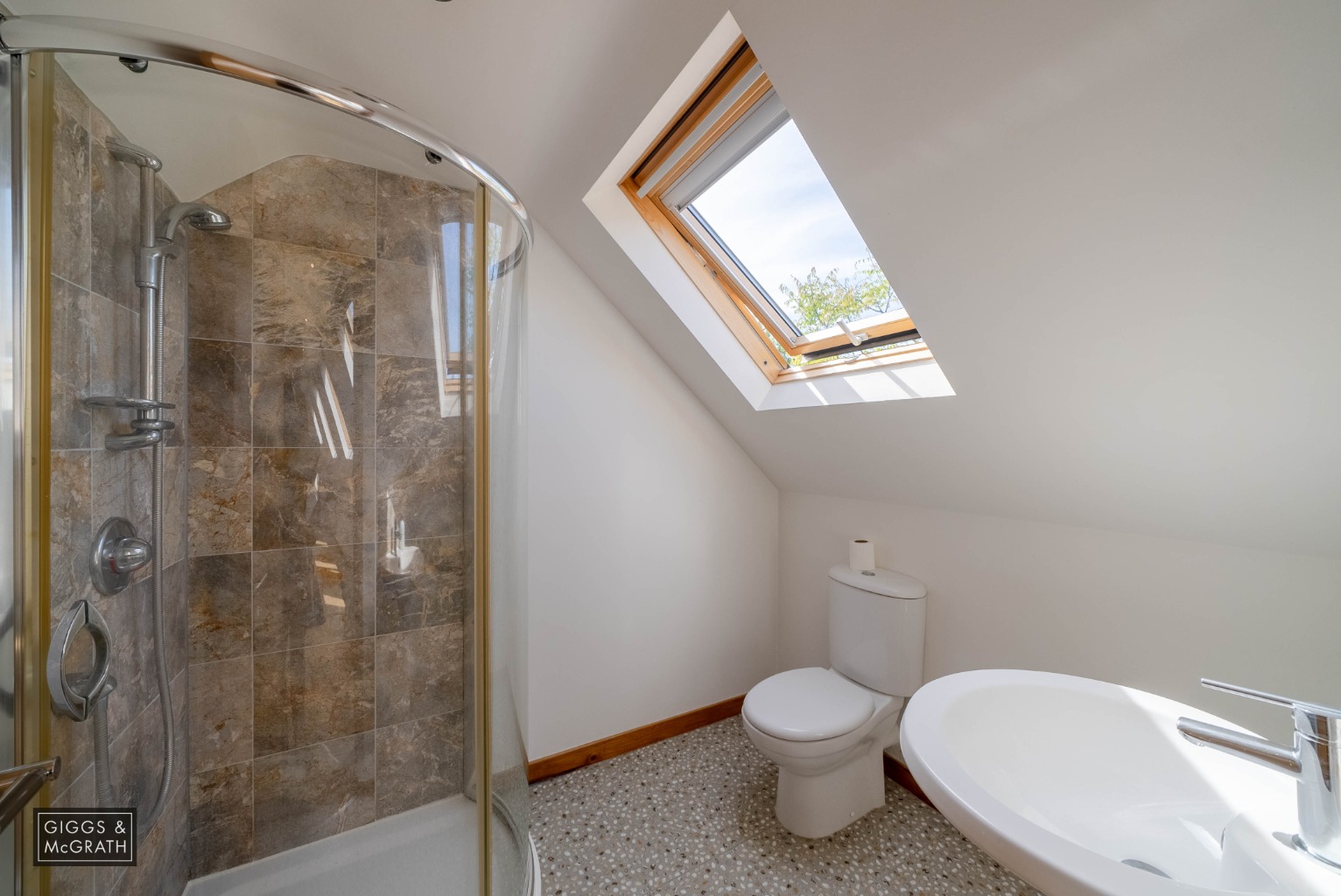 5 bed detached house for sale in Devoke Close, Huntingdon 15