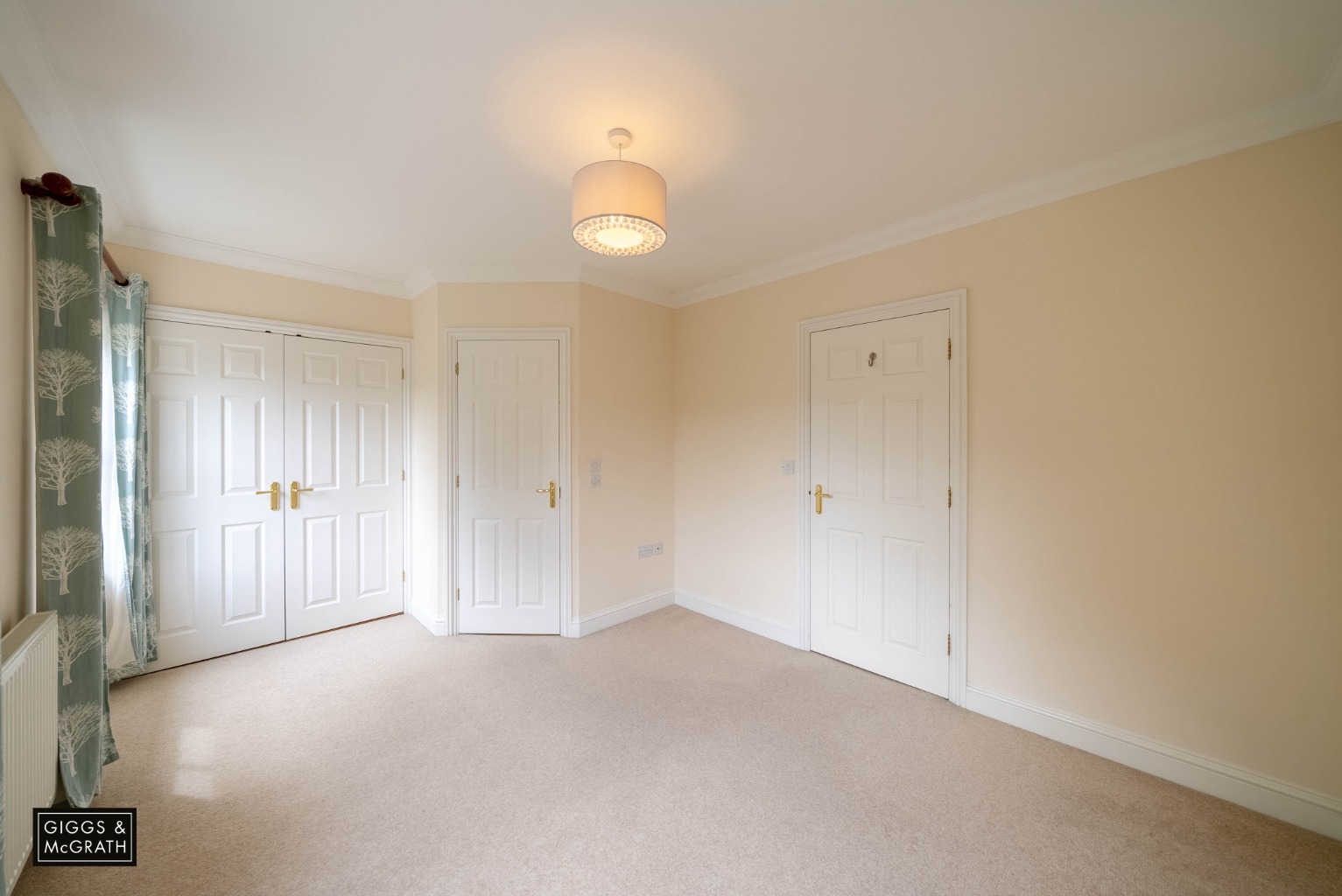 5 bed end of terrace house for sale in South Park Drive, Cambridge 9