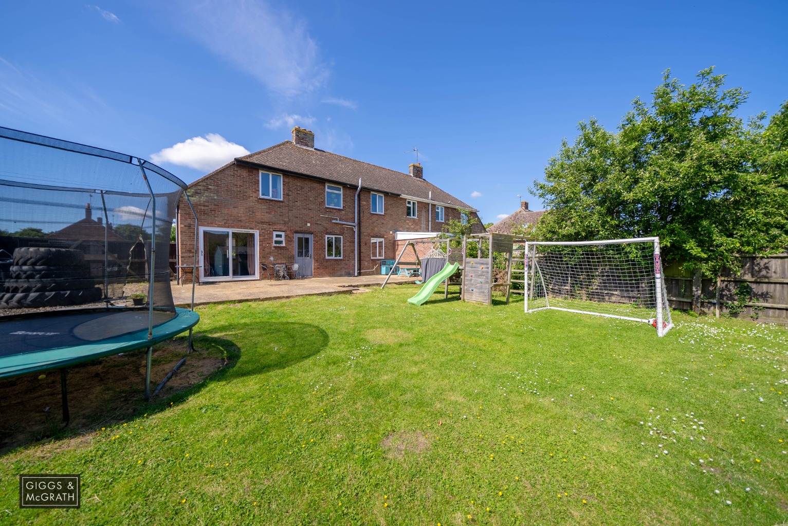 3 bed semi-detached house for sale in Westfield Road, Huntingdon  - Property Image 1