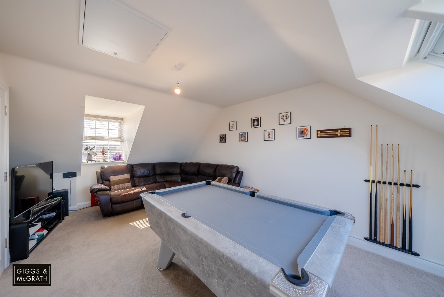 5 bed detached house for sale in Eldrida Drive, Huntingdon 16