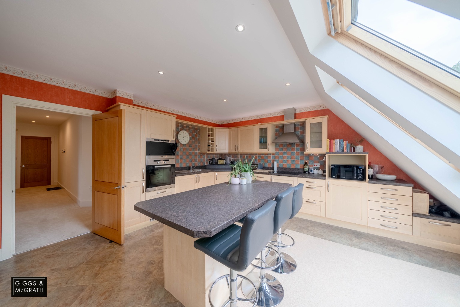 3 bed penthouse for sale in The Hurdles, Huntingdon 2