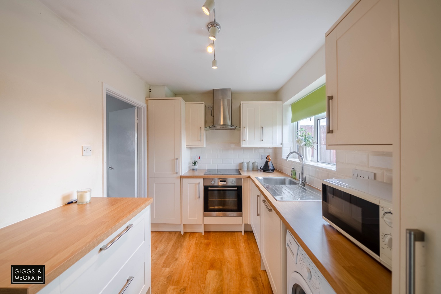 2 bed end of terrace house for sale in Bath Crescent, Huntingdon 4