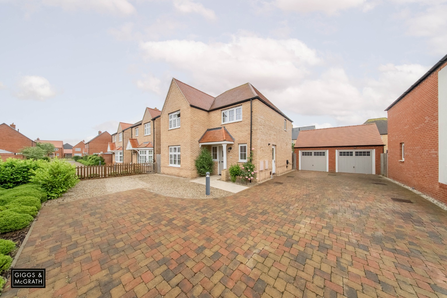 4 bed detached house for sale in Tiptoff Close, Huntingdon 18