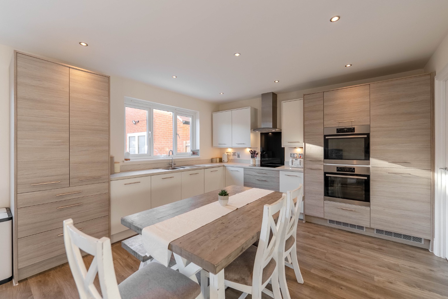 4 bed detached house for sale in Tiptoff Close, Huntingdon 3