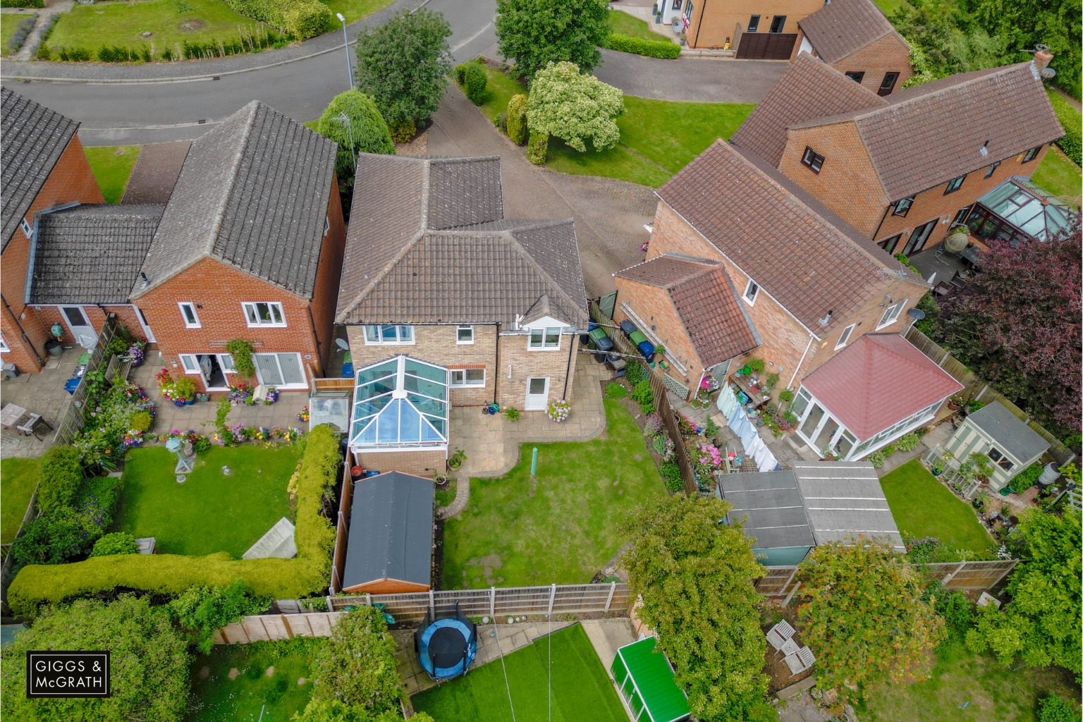 4 bed detached house for sale in The Sycamores, Huntingdon 3