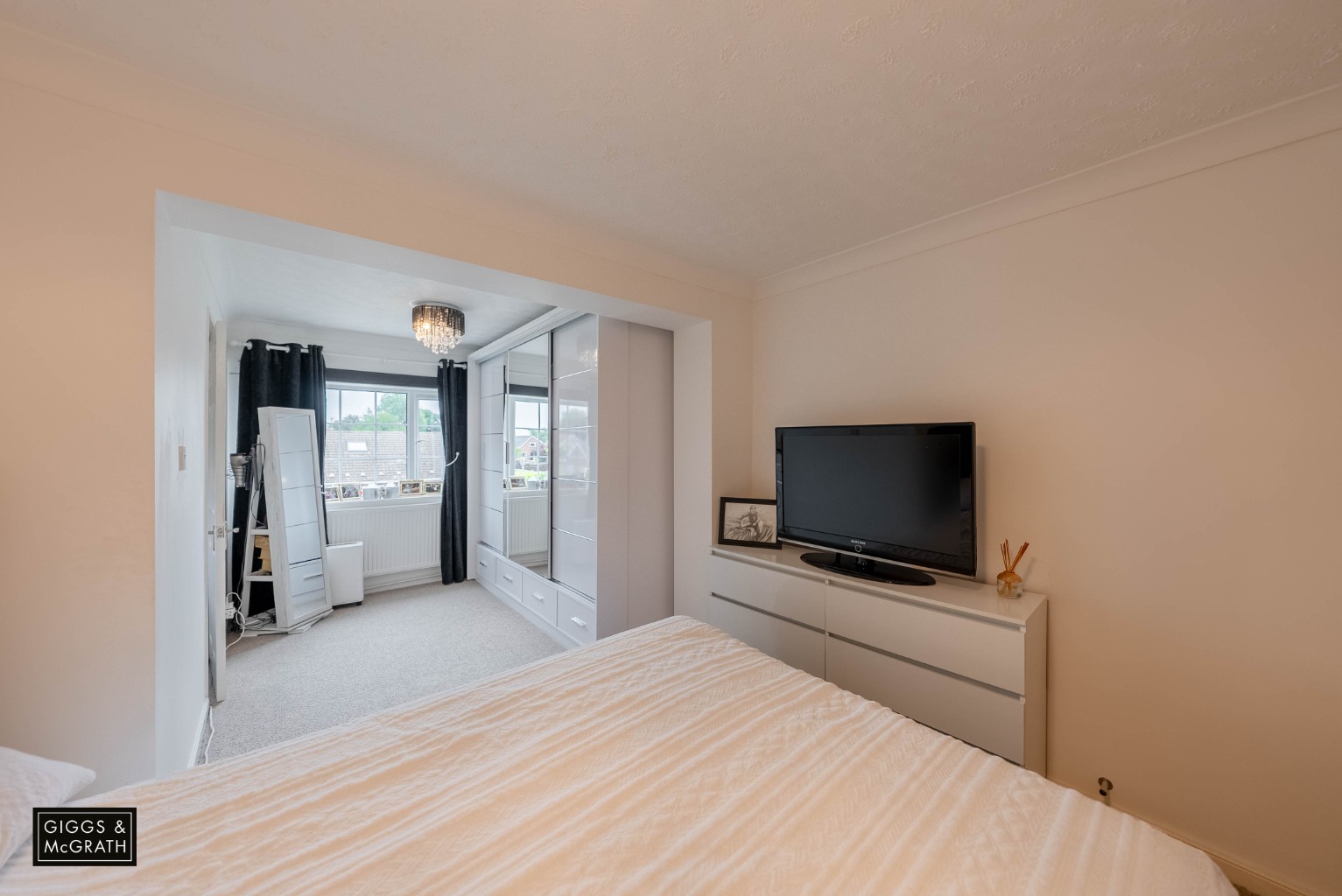 4 bed semi-detached house for sale in Rodney Road, Huntingdon 8