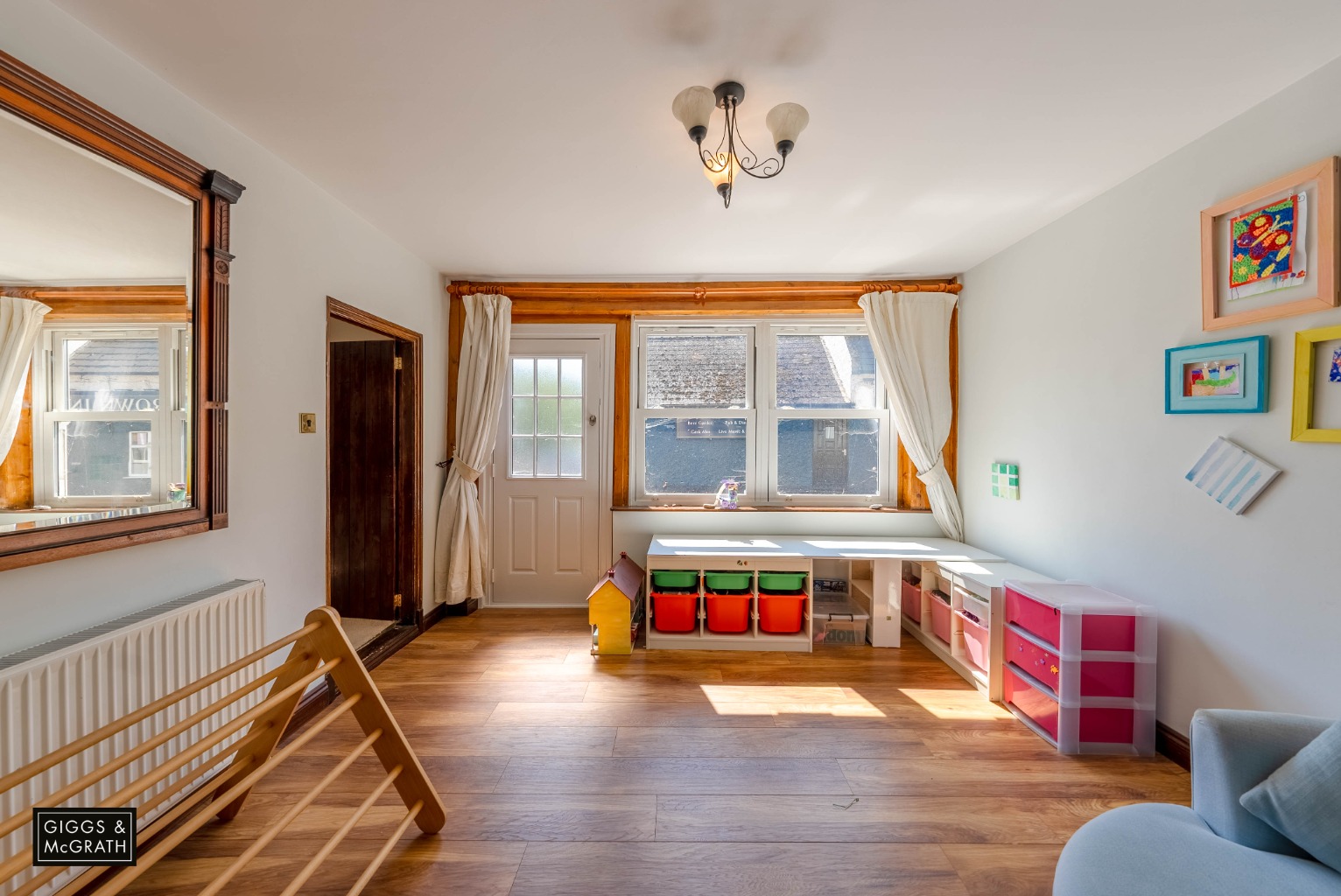 4 bed end of terrace house for sale in High Street, Huntingdon 8