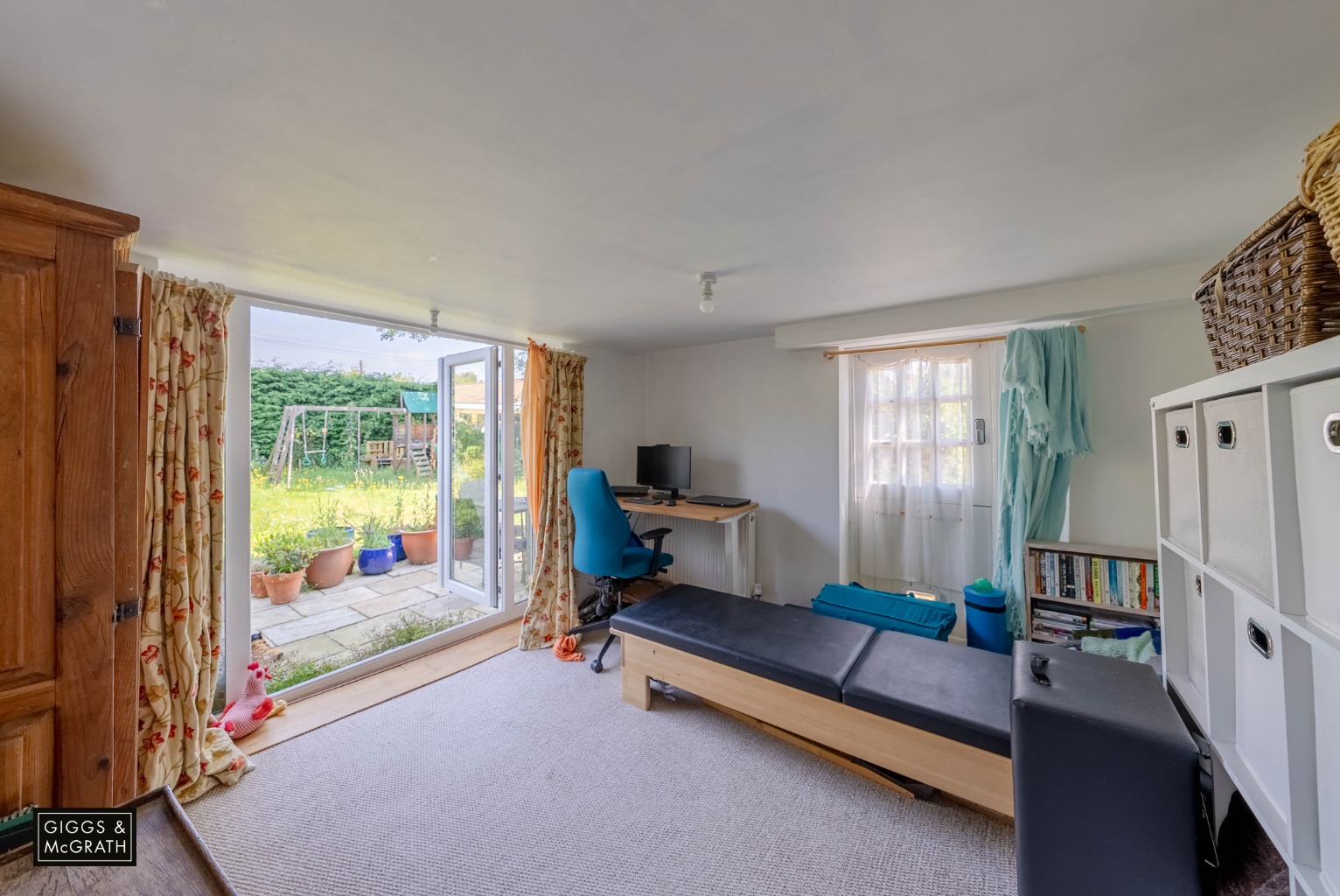 4 bed end of terrace house for sale in High Street, Huntingdon 17