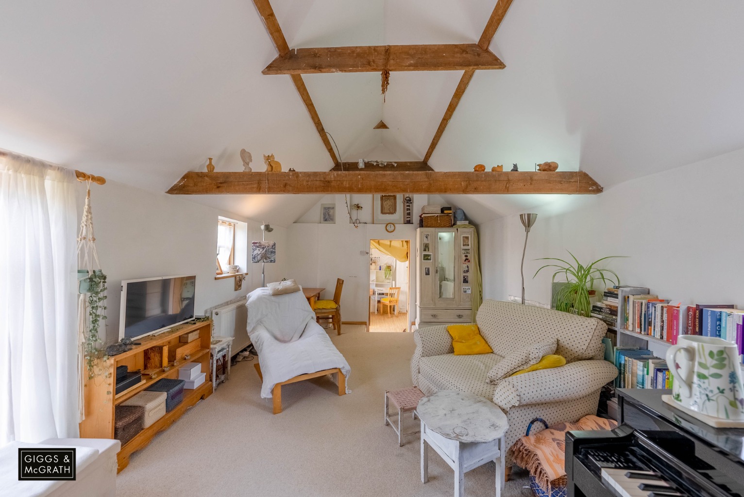 4 bed end of terrace house for sale in High Street, Huntingdon 18