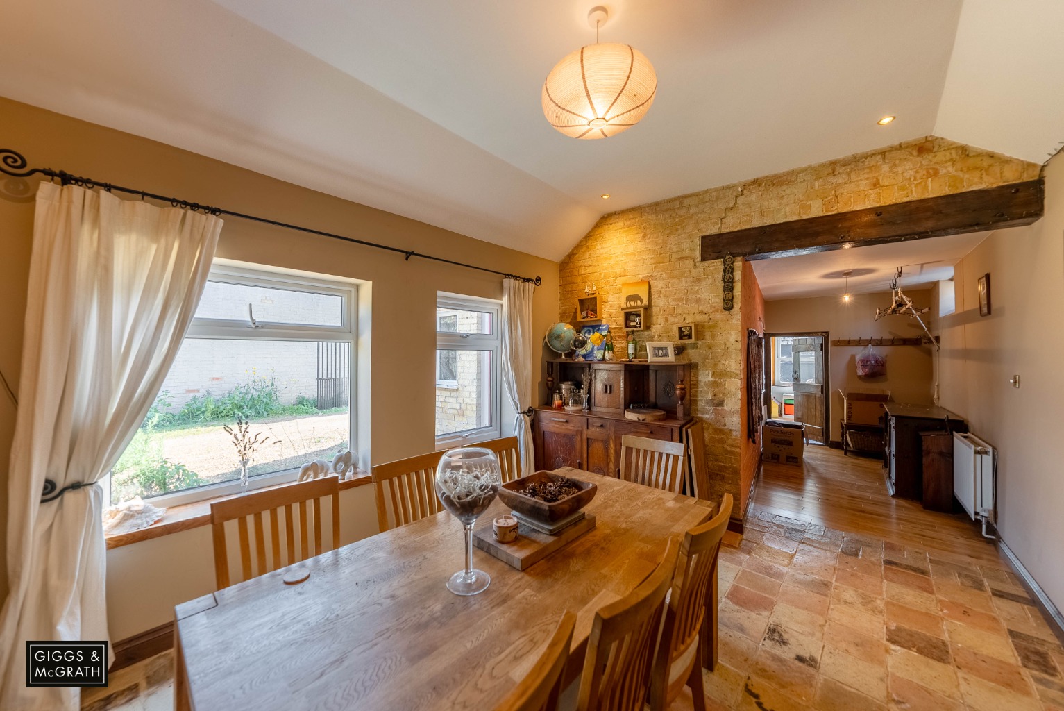 4 bed end of terrace house for sale in High Street, Huntingdon 4