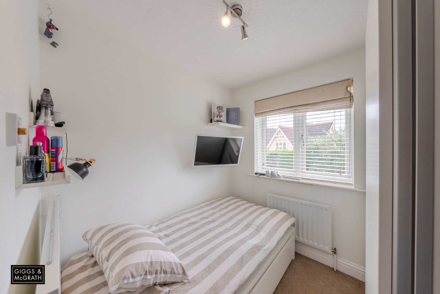 3 bed detached house for sale in Riddiford Crescent, Huntingdon 10