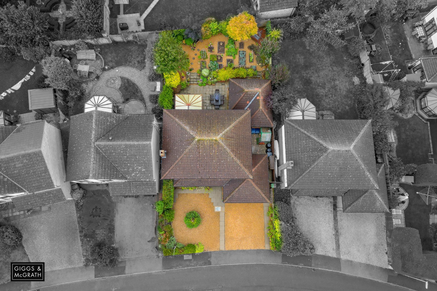 4 bed detached house for sale in Crane Close, Huntingdon 3