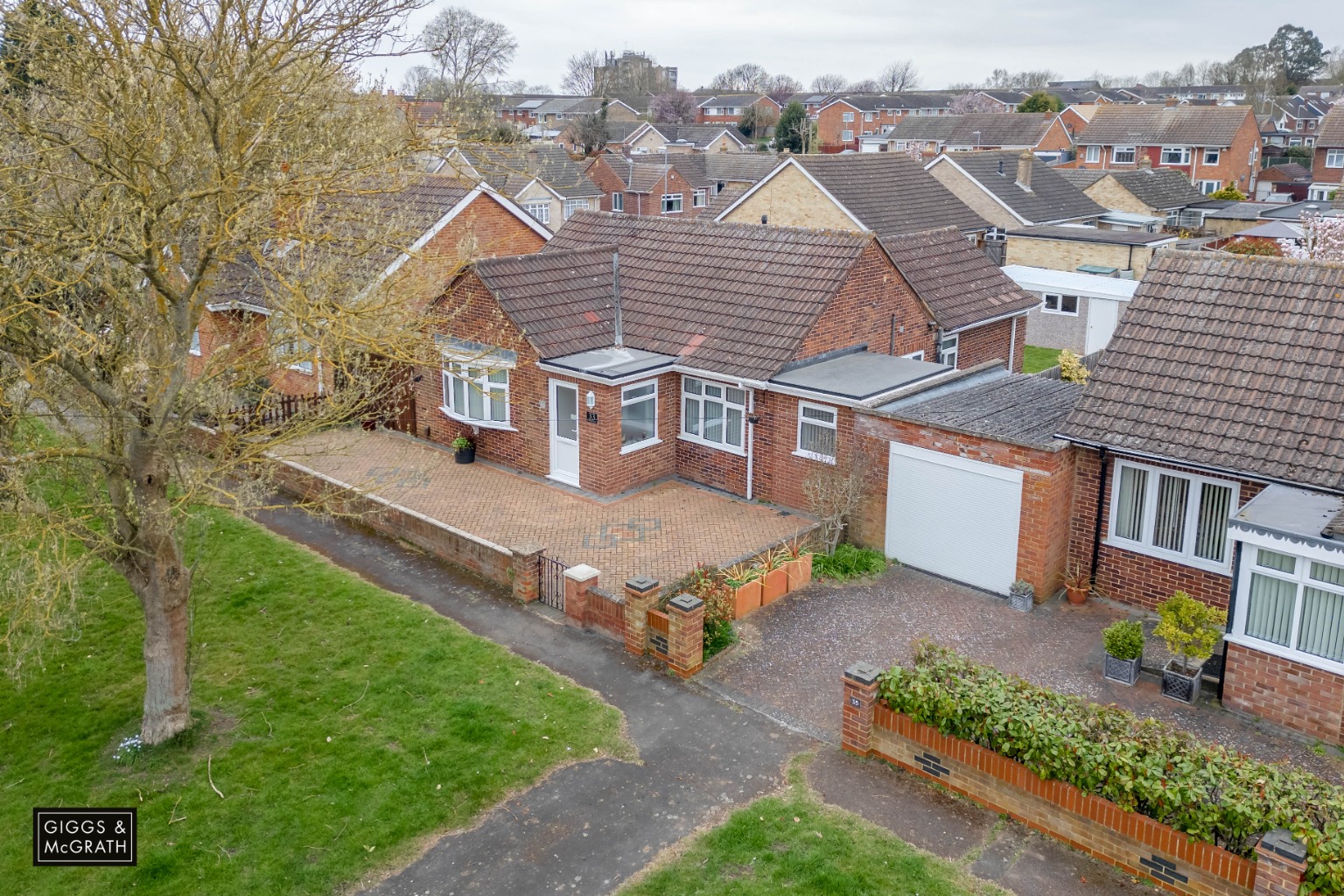 3 bed detached bungalow for sale in Desborough Road, Huntingdon, PE29
