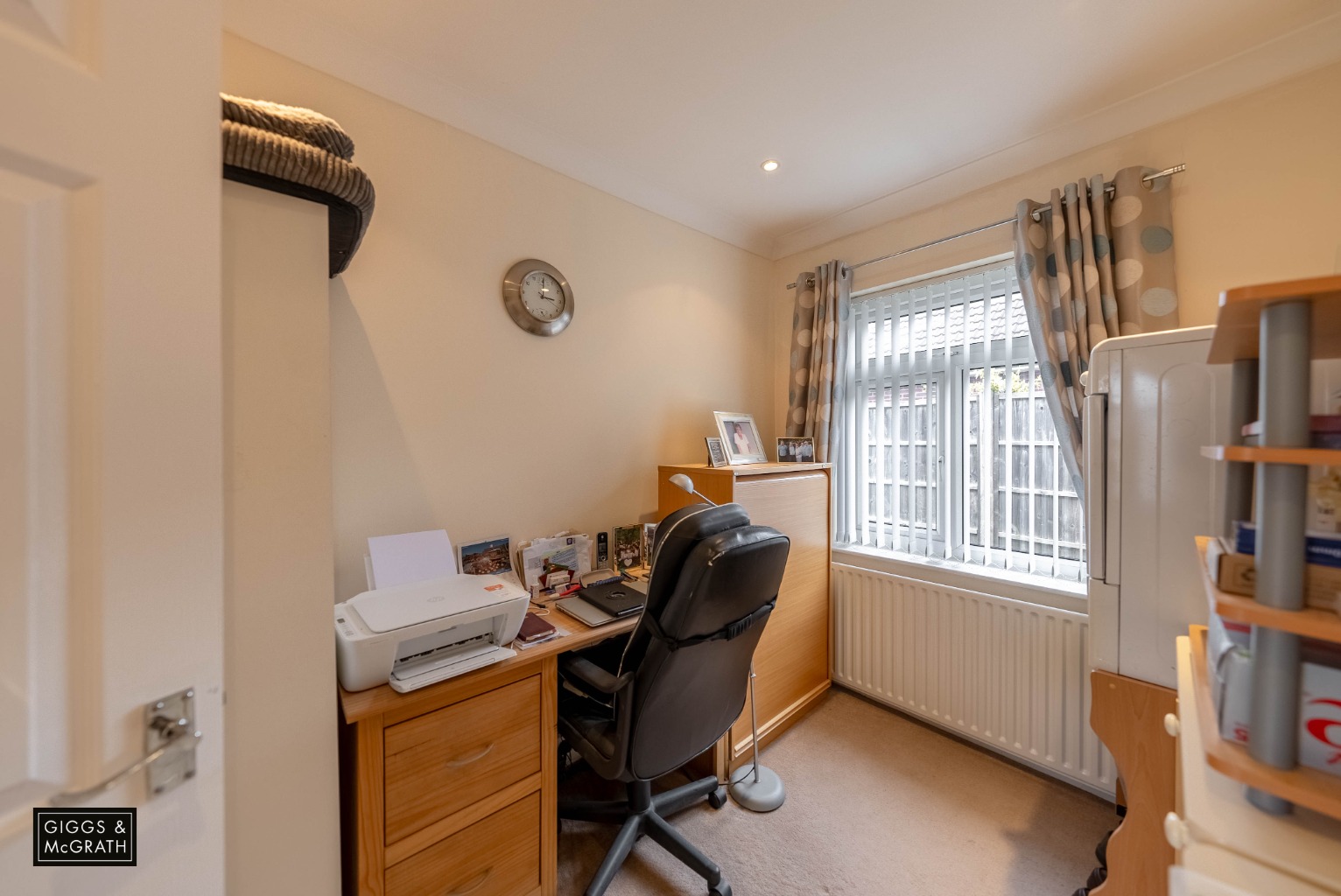 3 bed detached bungalow for sale in Desborough Road, Huntingdon 8