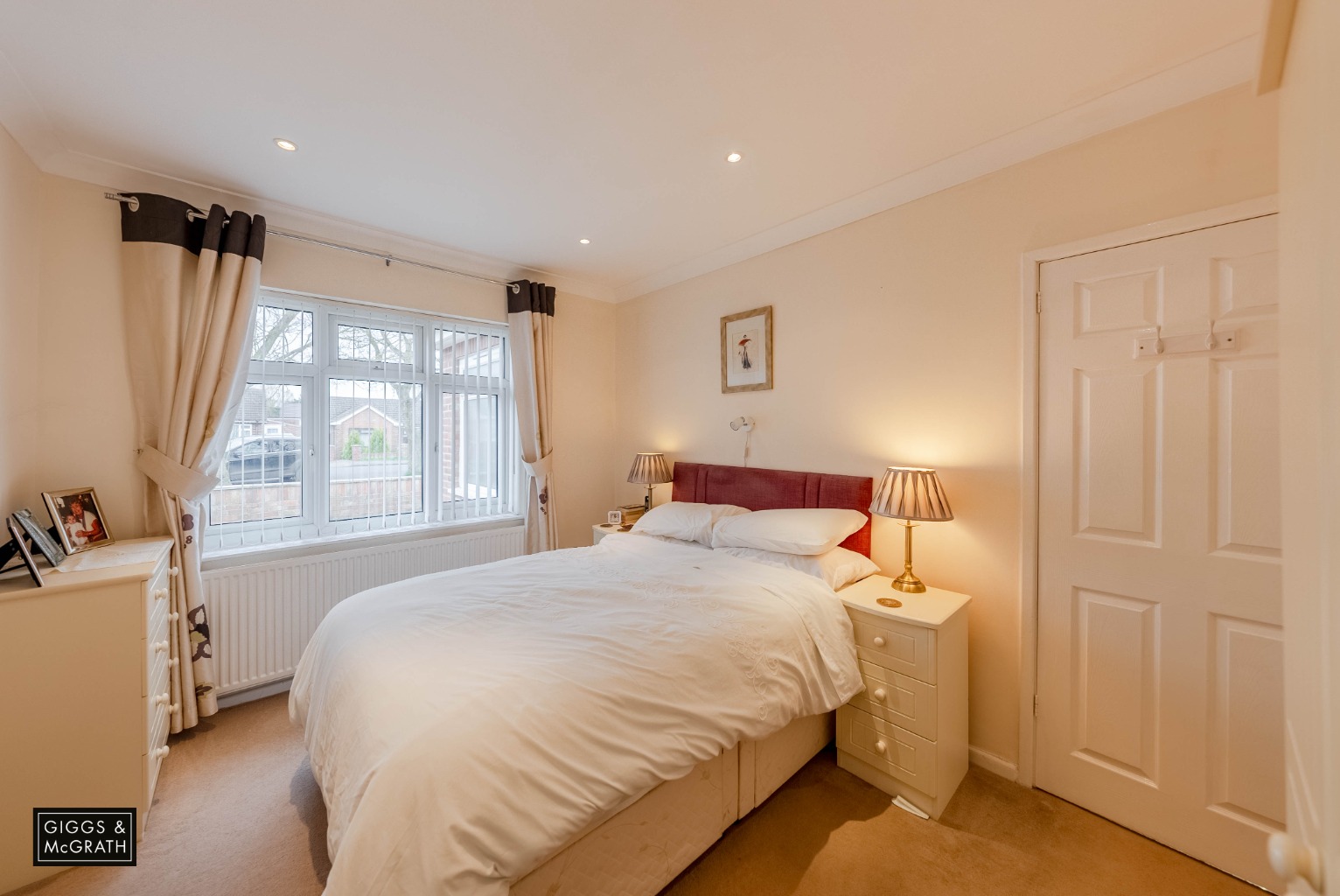 3 bed detached bungalow for sale in Desborough Road, Huntingdon  - Property Image 5